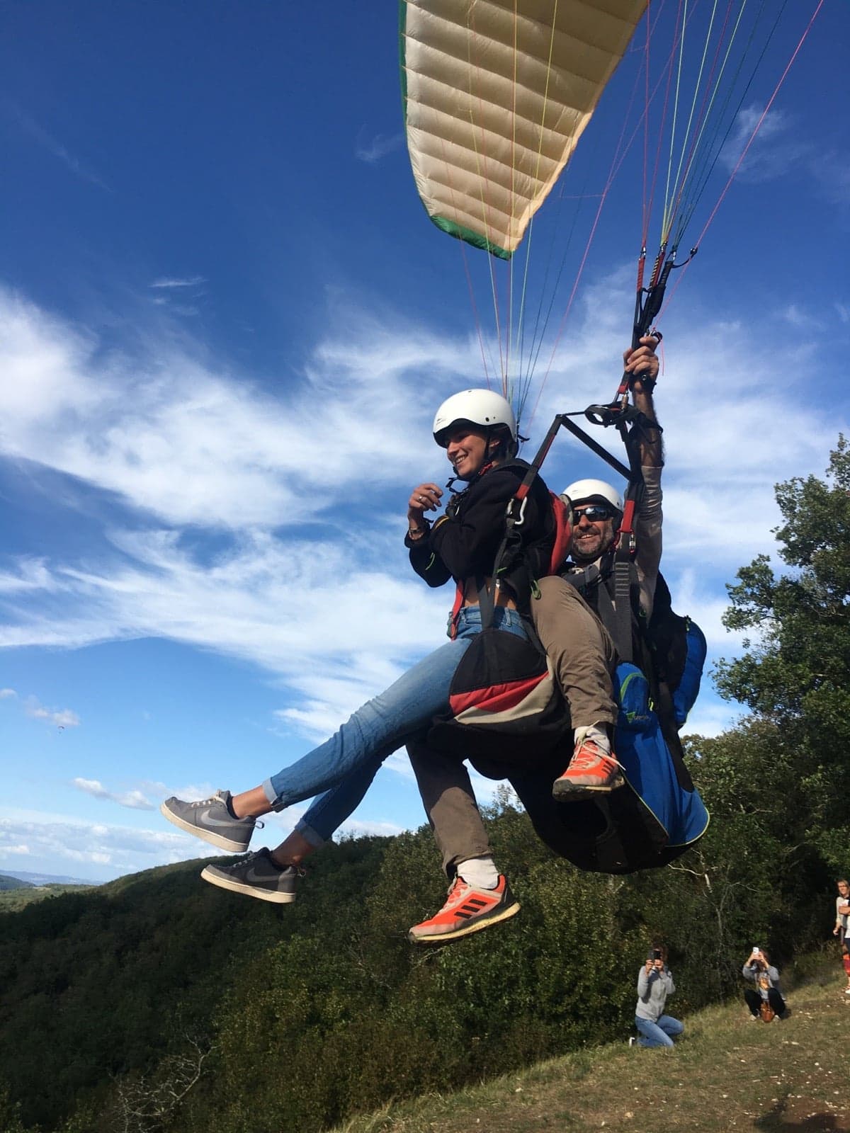 Décollage en parapente biplace - Vallée de la Dordogne