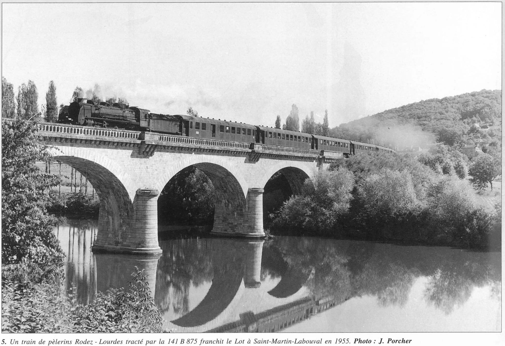 1955-train-de-pelerins