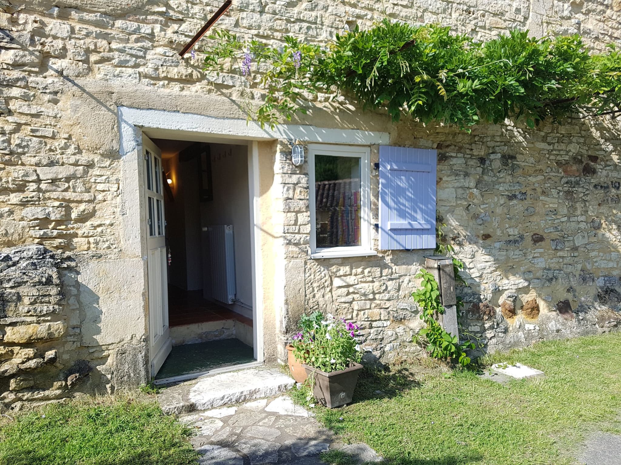 Exterieur et porte d'entree