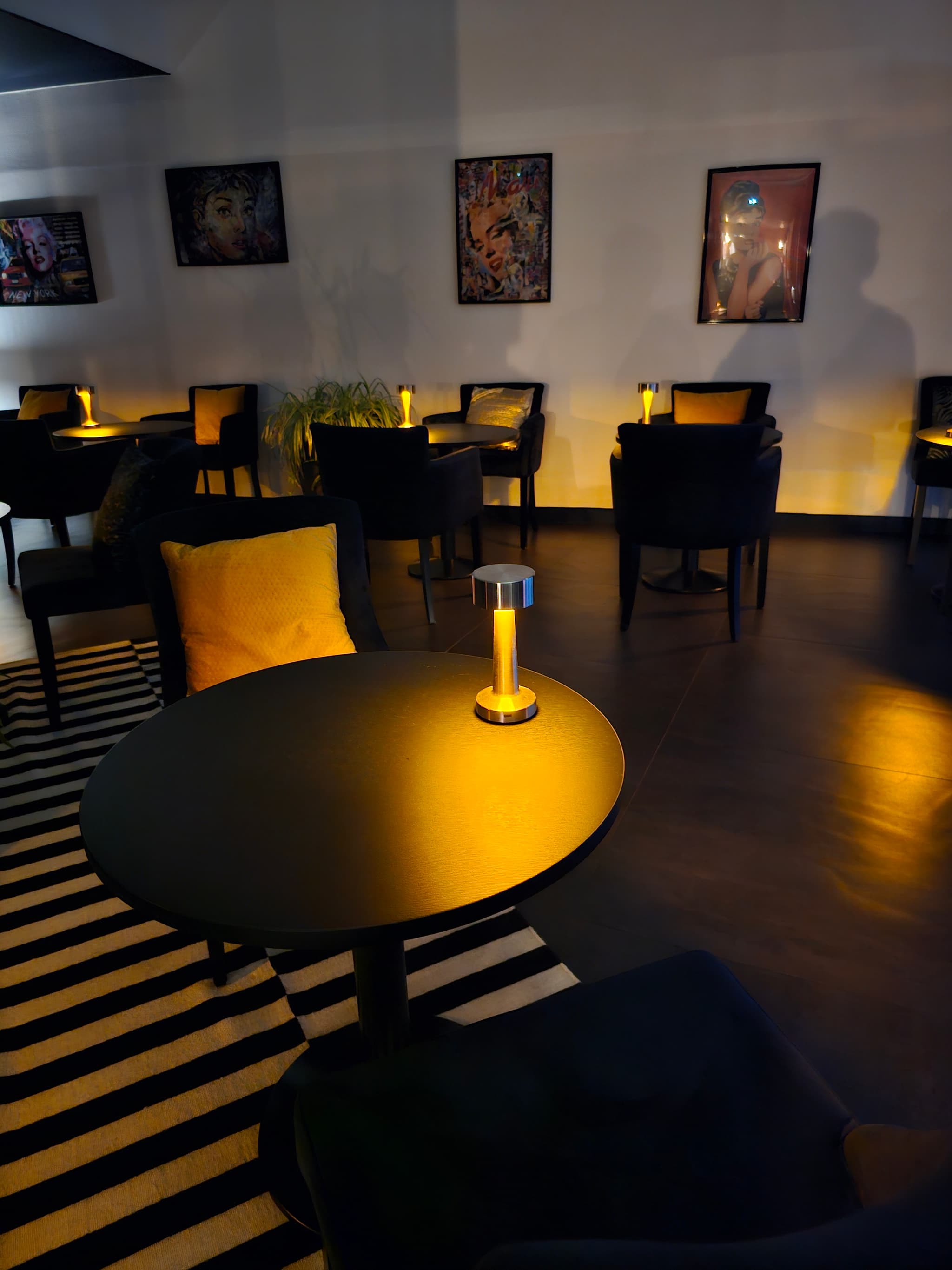 Bar & salon de thé
