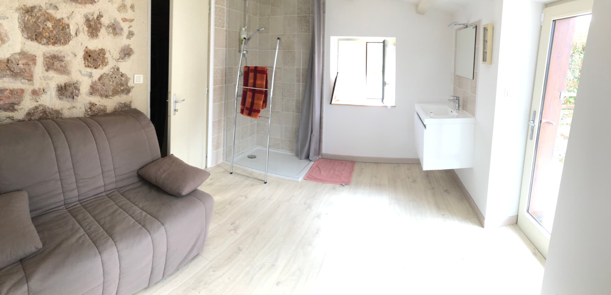 Grange rénovée avec piscine sur la vallée du Cédé
