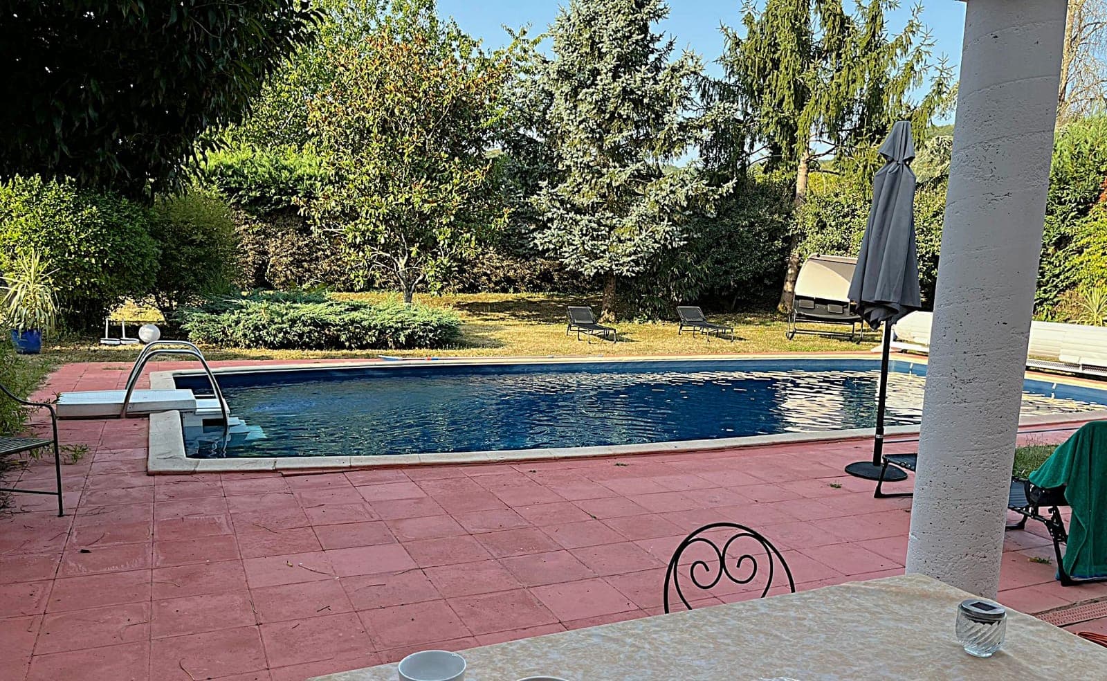 terrasse et piscine