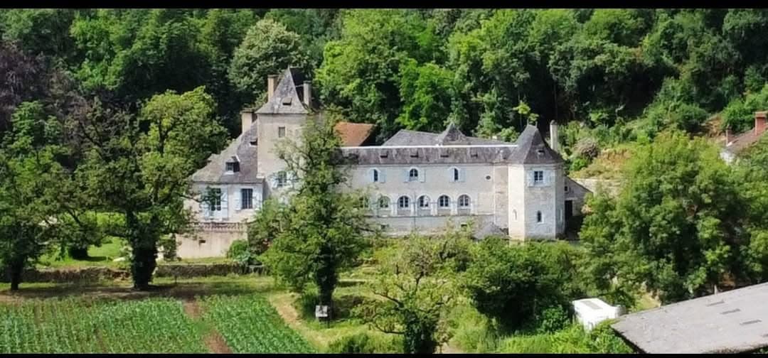 Diner champêtre dans le parc avec une animation équestre au Château de Briance