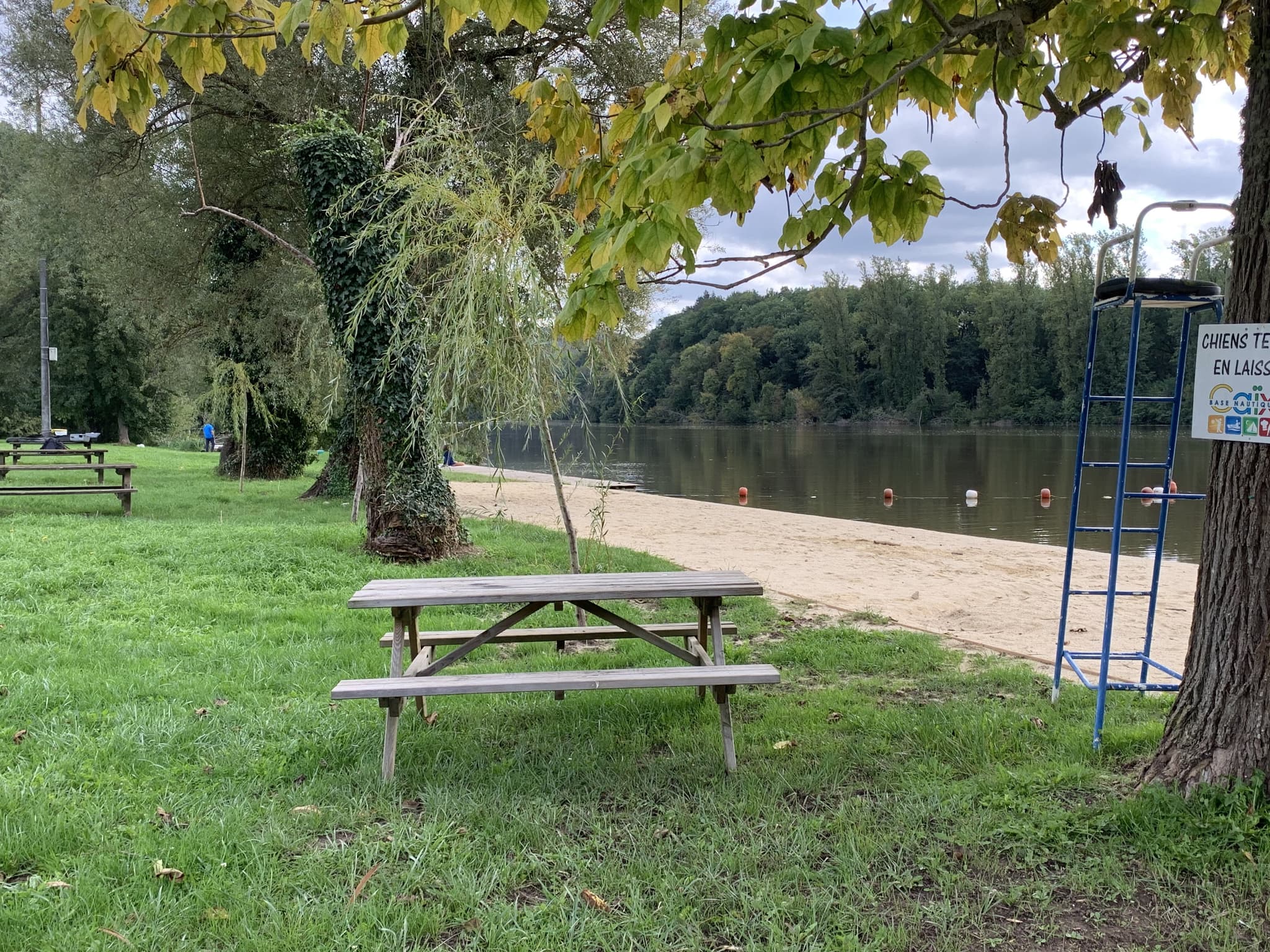 Aire de Pique-Nique de la Base Nautique de Caix