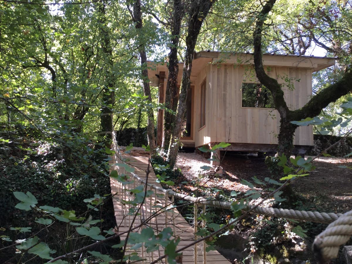 Cabane-Lodge - pont de singe