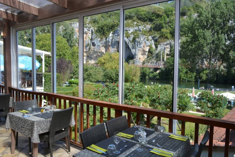 Hôtel Restaurant les Falaises à Bouziès