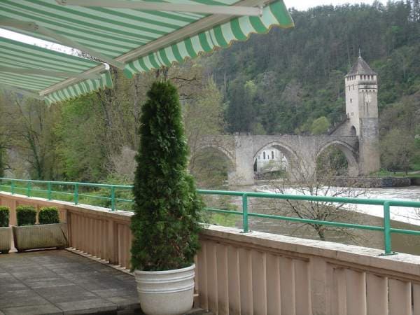 Grand Appartement face au Pont Valentré