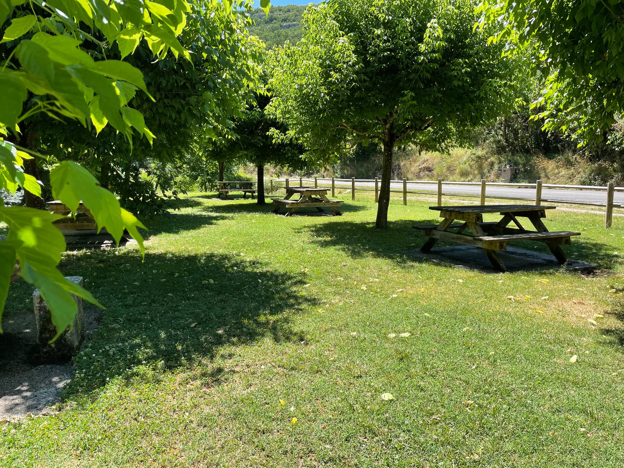 Baignade du moulin de Cabrerets dans la rivière Célé