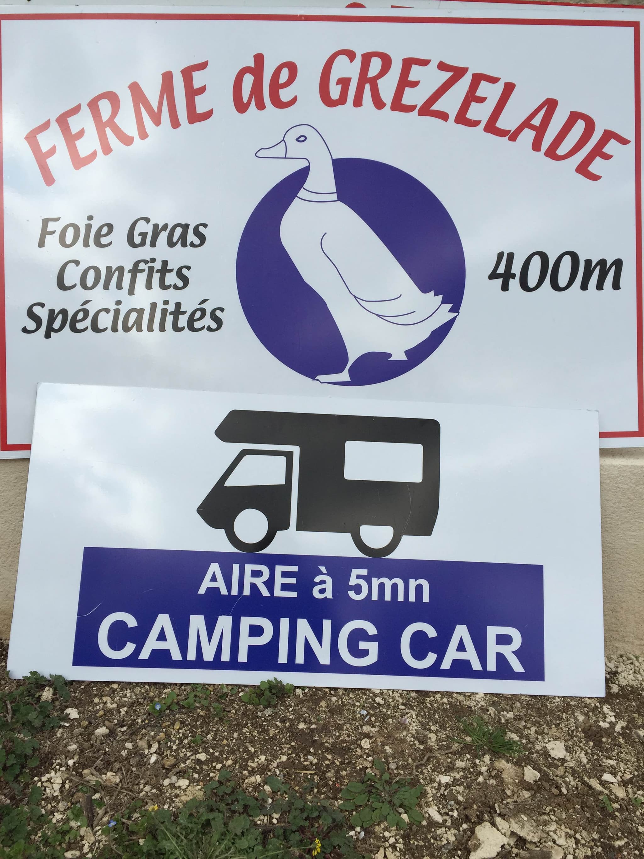 Aire pour camping-car "La Ferme de Grezelade"