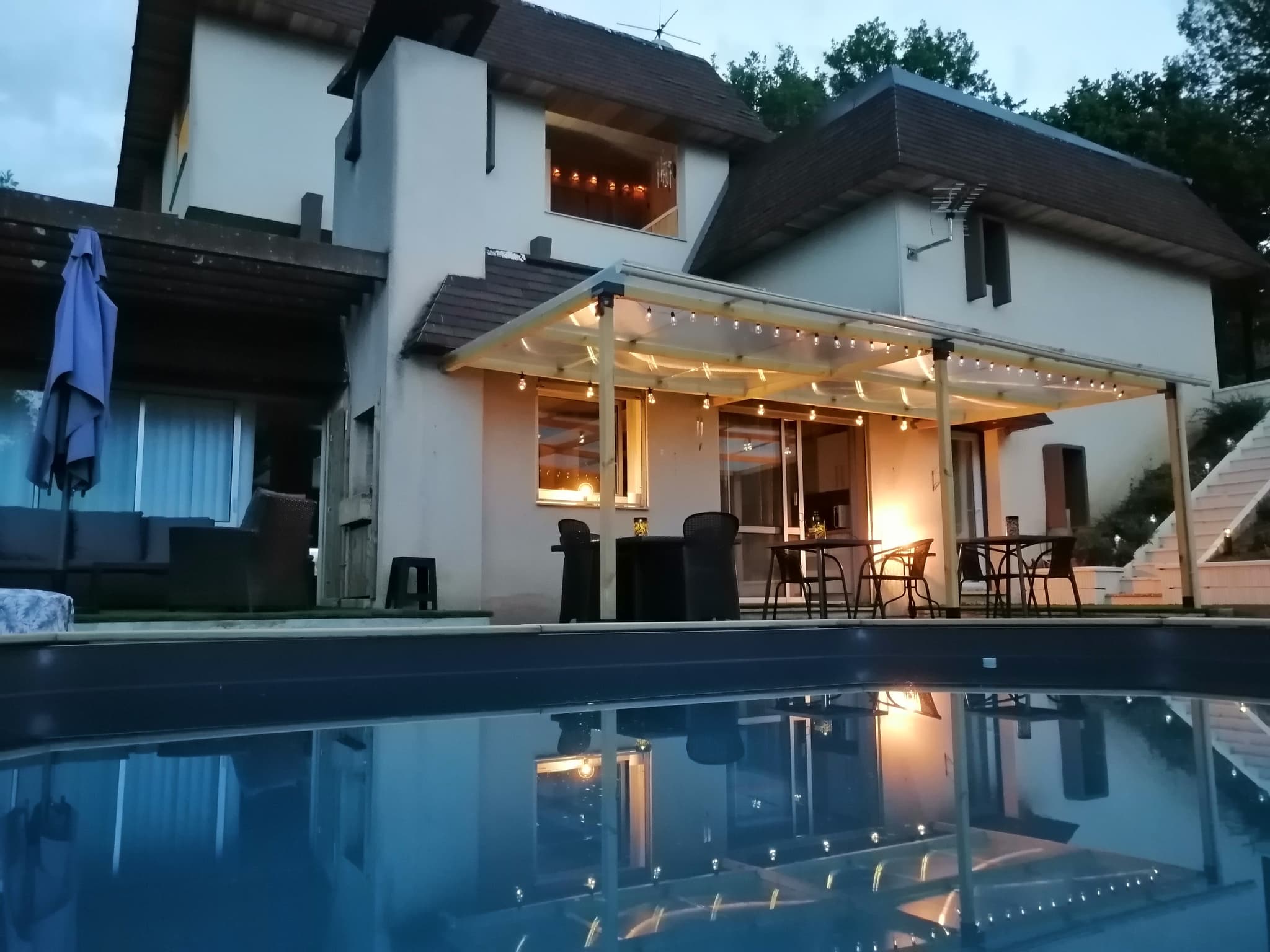 Piscine et terrasse