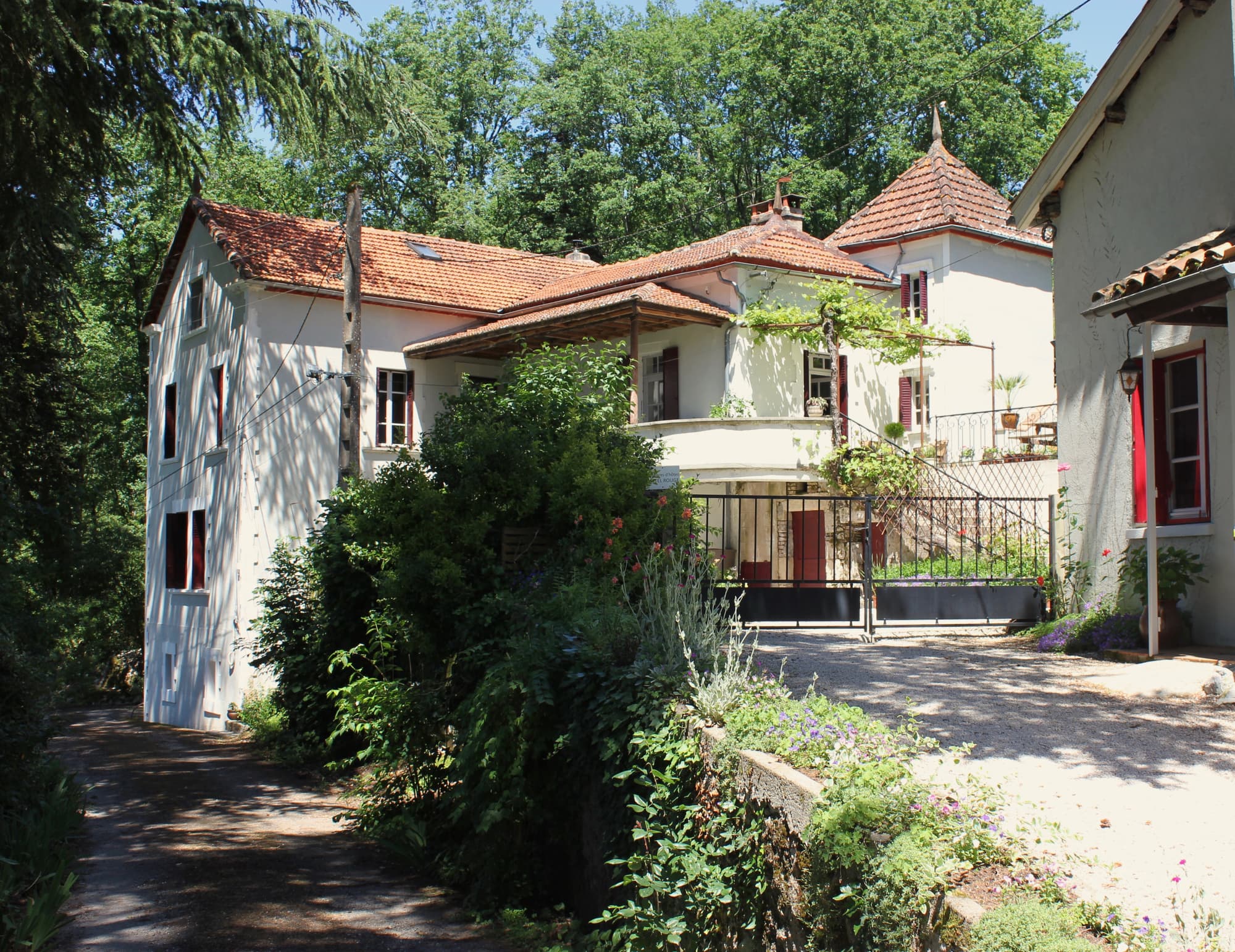 Castel Rouge