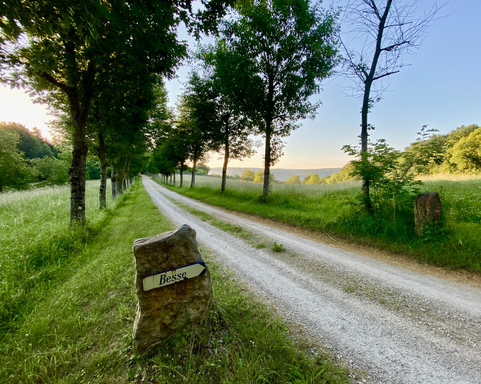 arrivée a besse par son allee