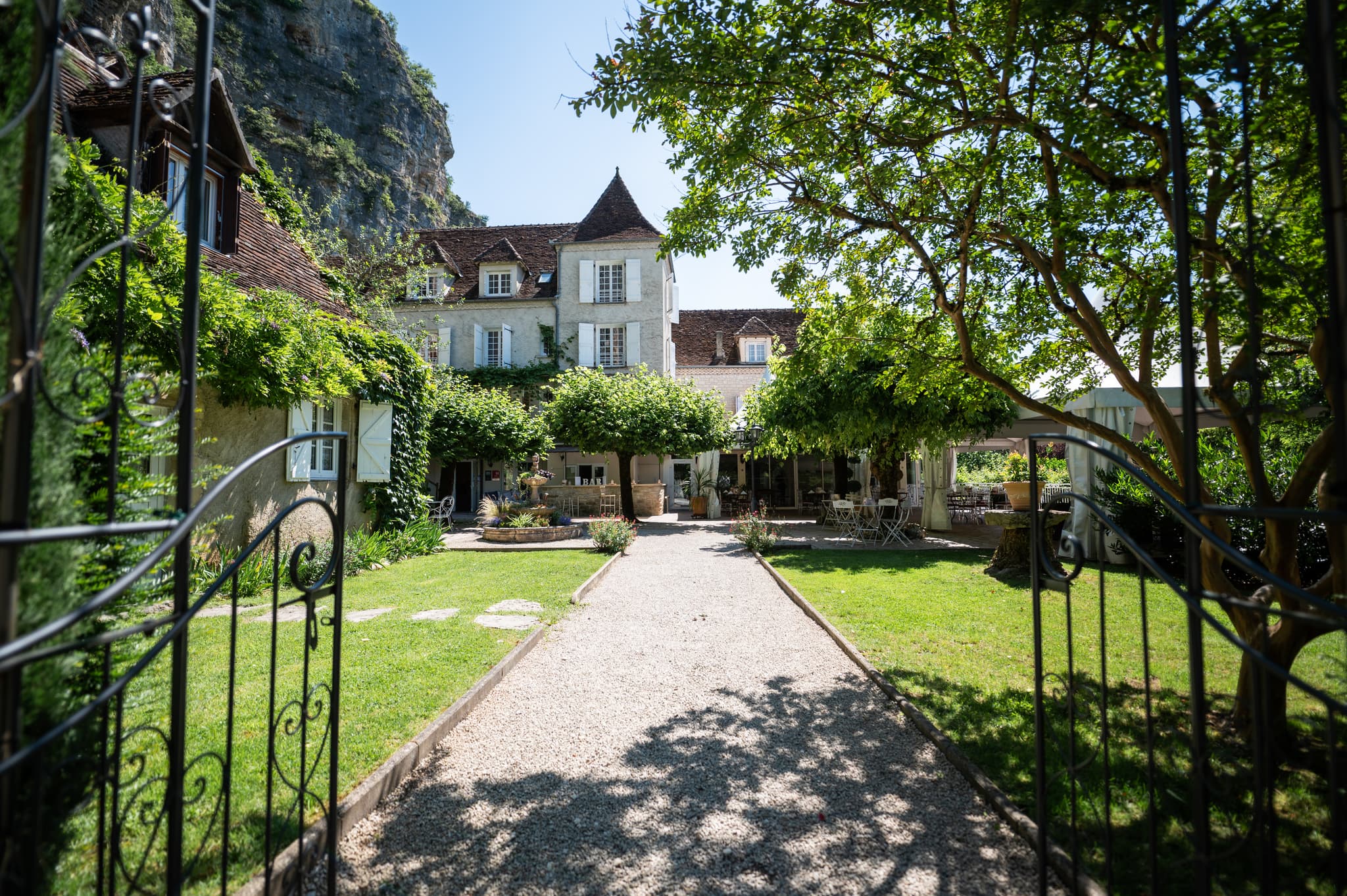 entrée de l'hôtel