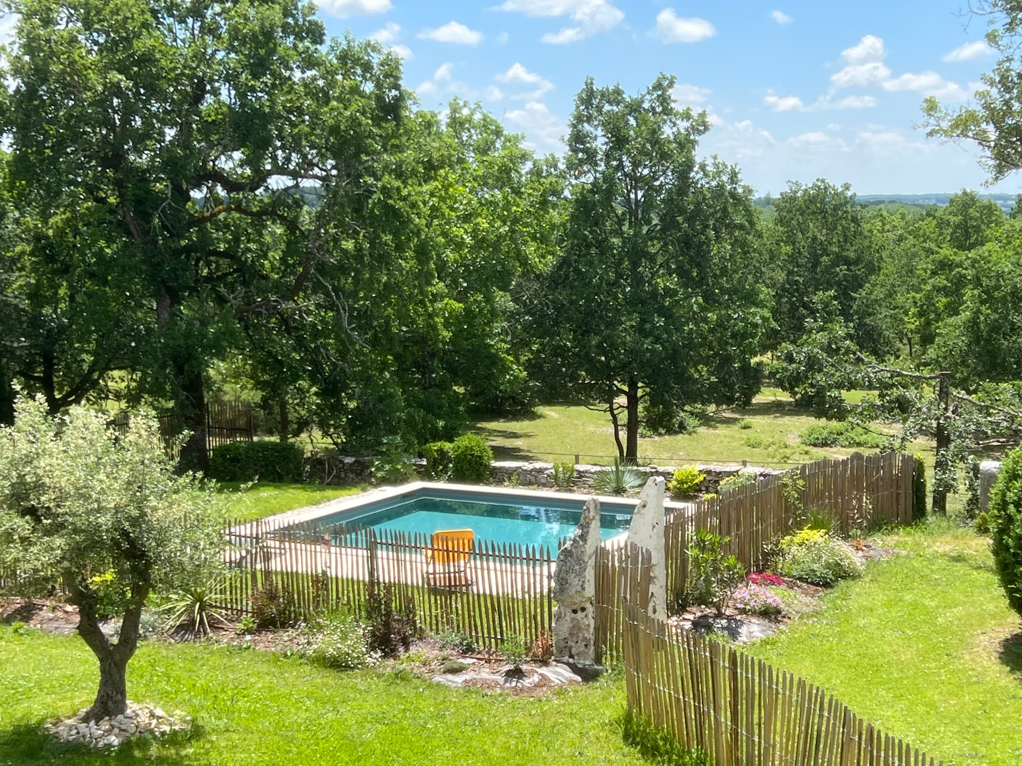 Piscine chauffée clôturée