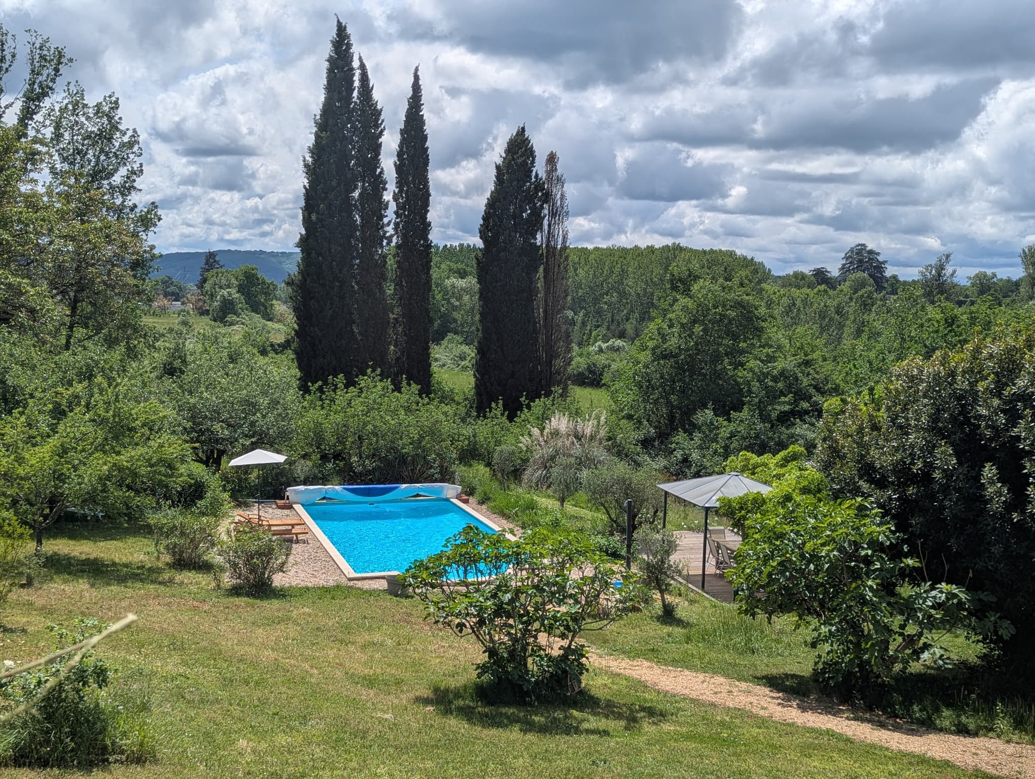 Jardin et piscine