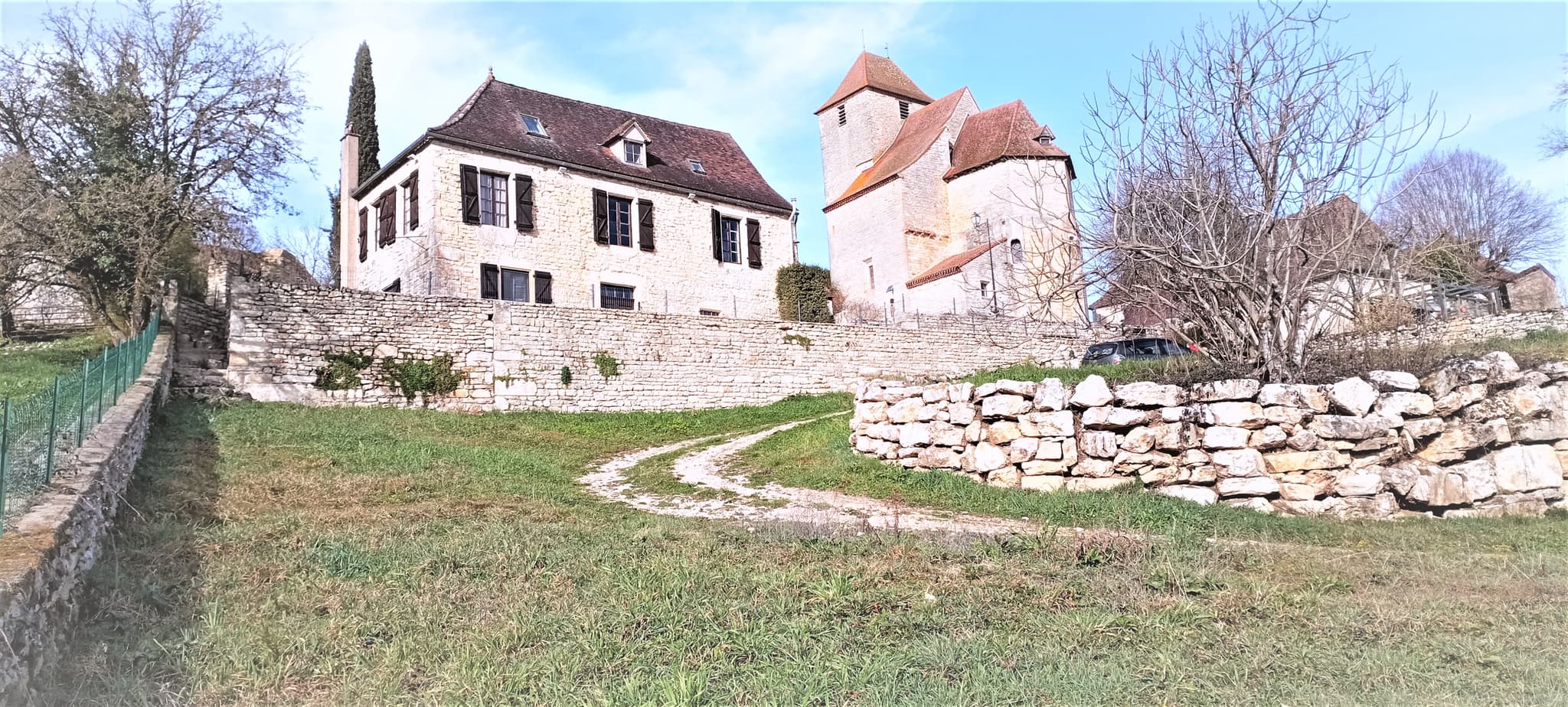 Maison de Seniergues au printemps