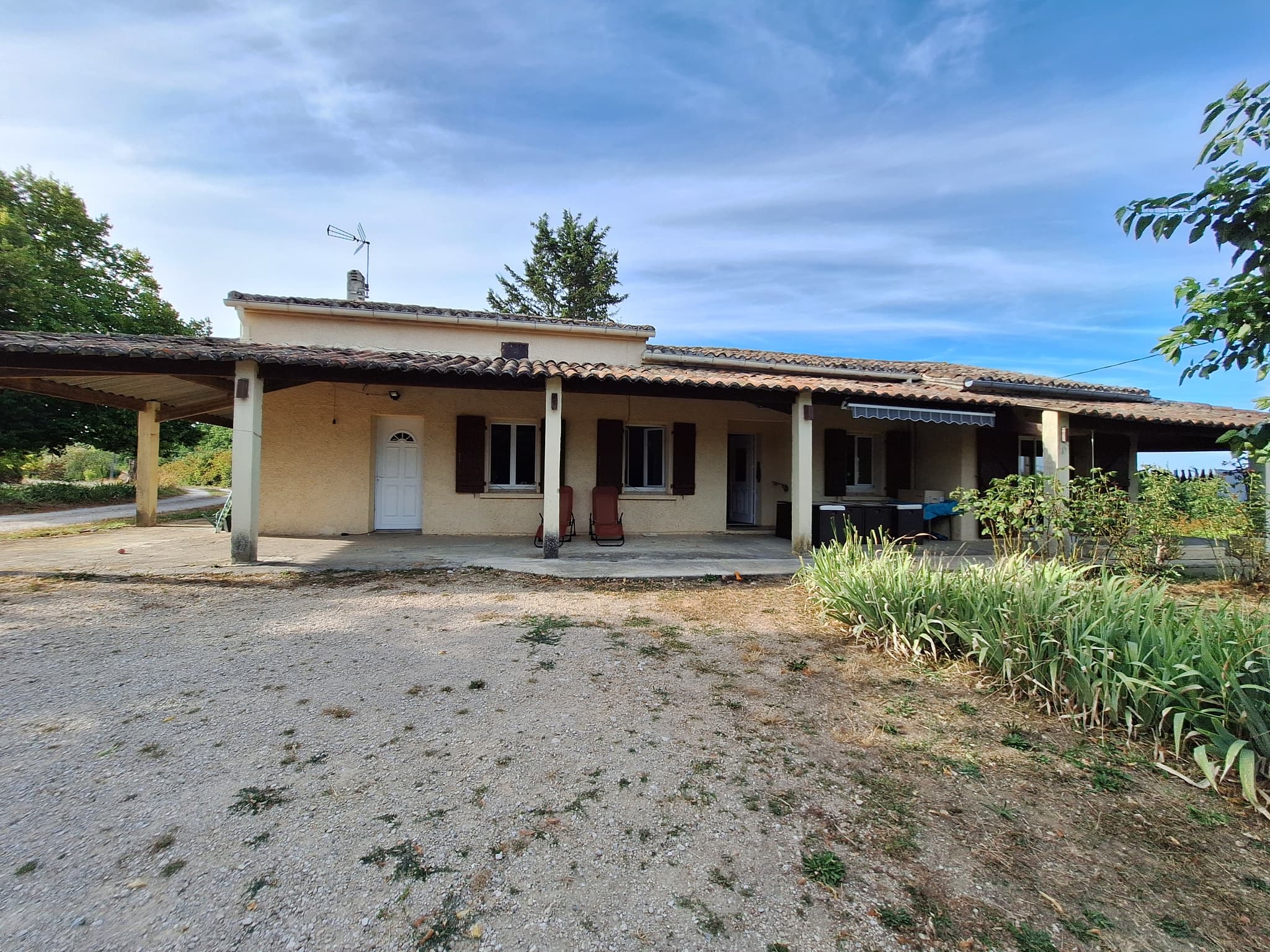 Maison de l'extérieur