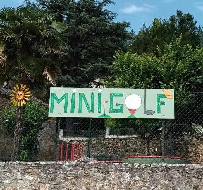 Mini golf de Duravel ©Gordon Kerr
