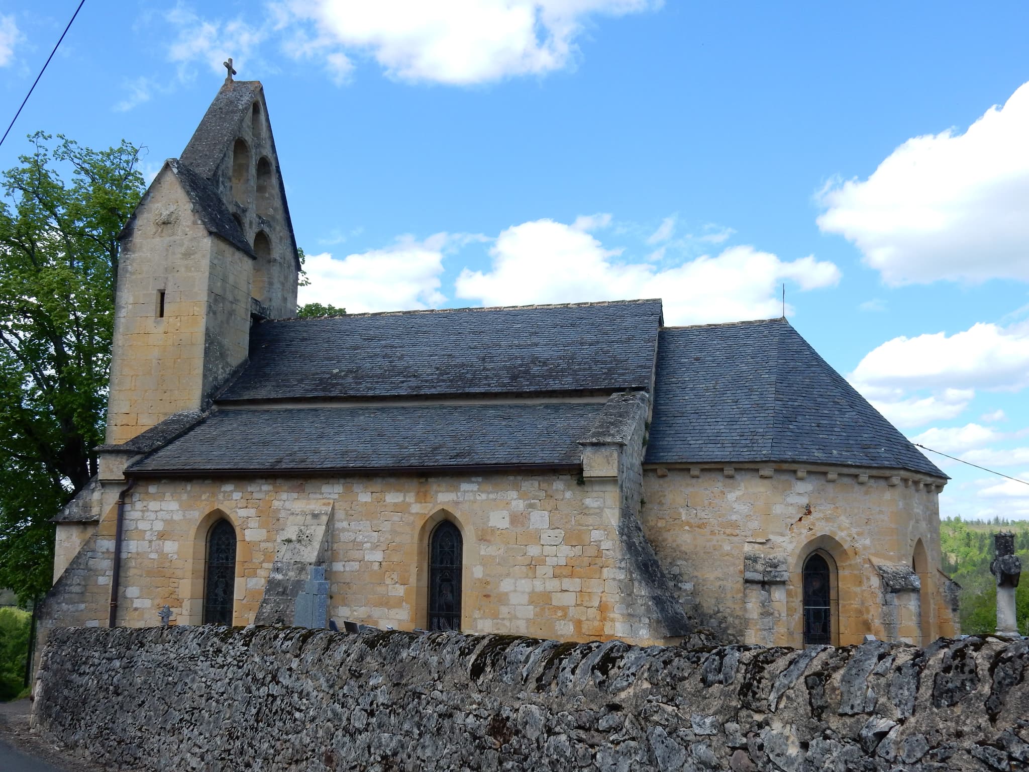 Église Saint-Pierre à Nadaillac