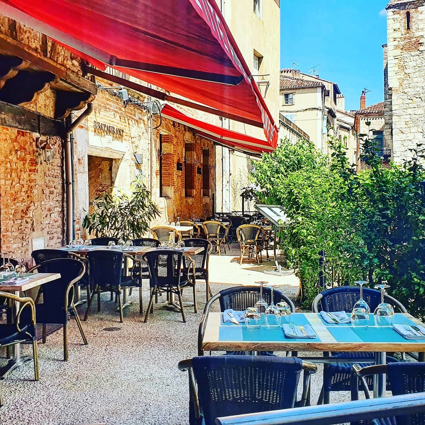 terrasse La Petite Auberge Cahors