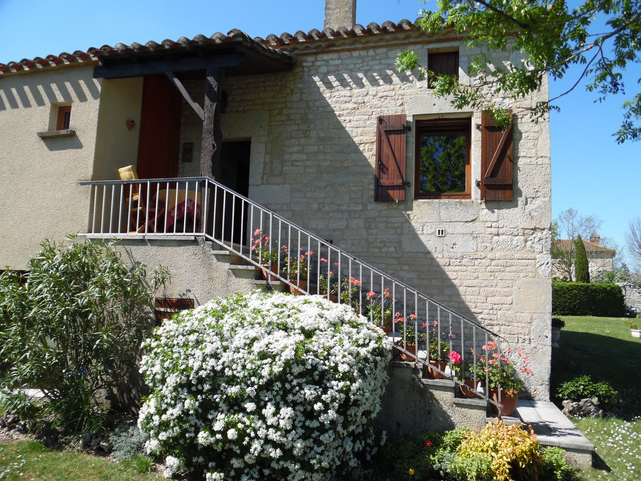 MAISON  et son entrée principale
