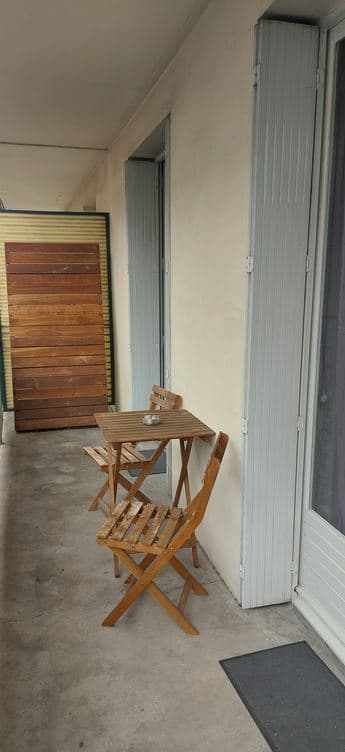 Le Balcon