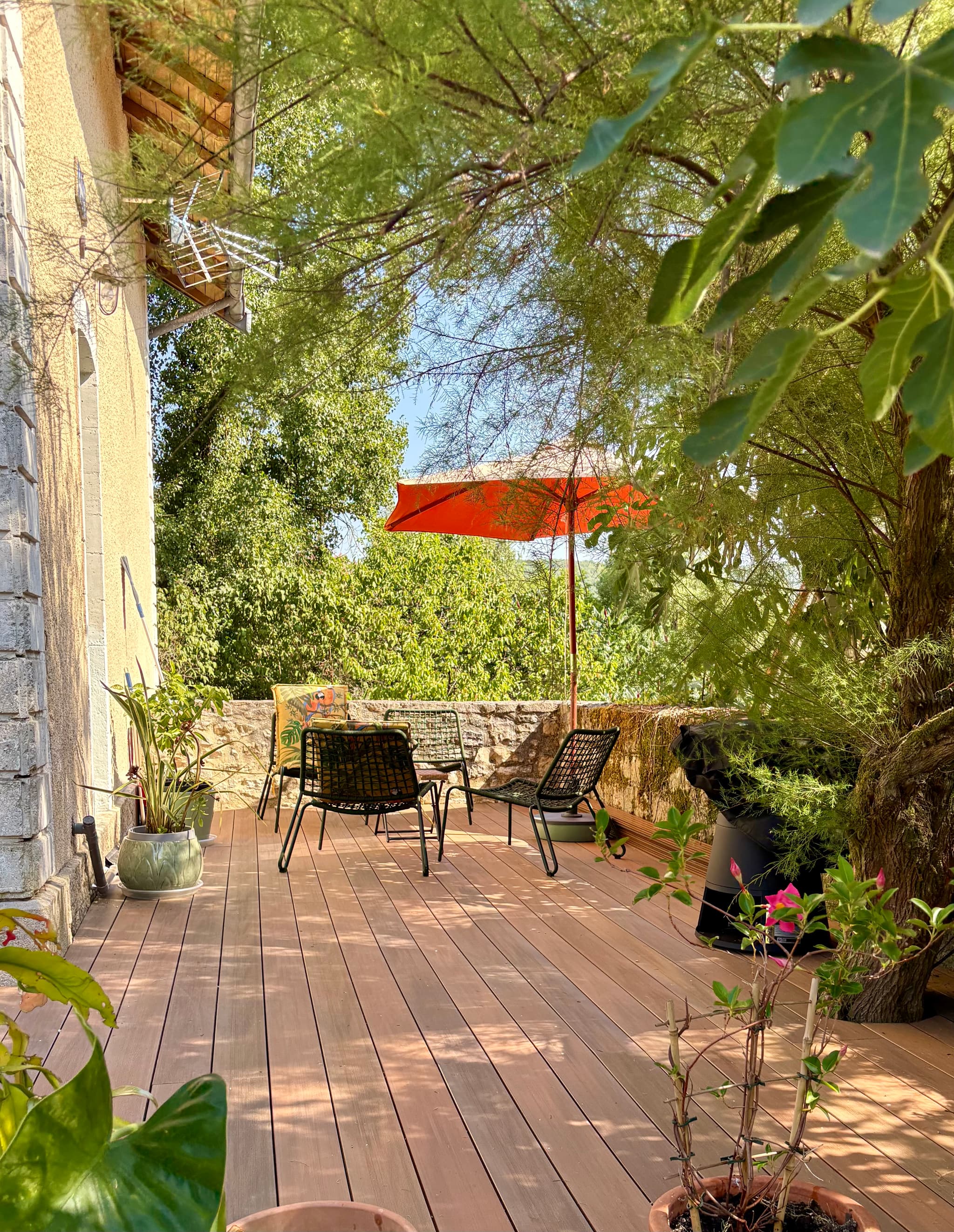 La maisonnette dans les roses