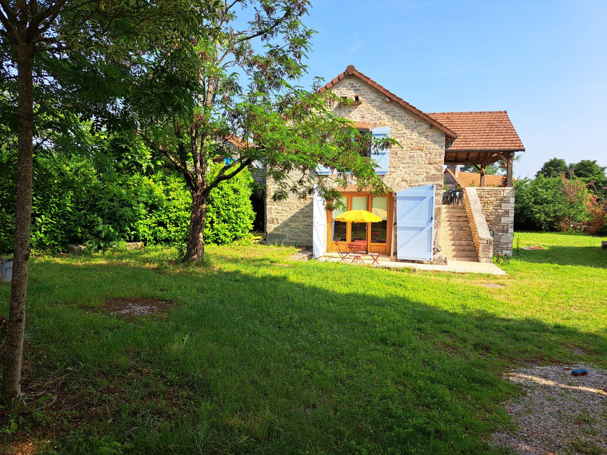 Vue du portail d'entrée