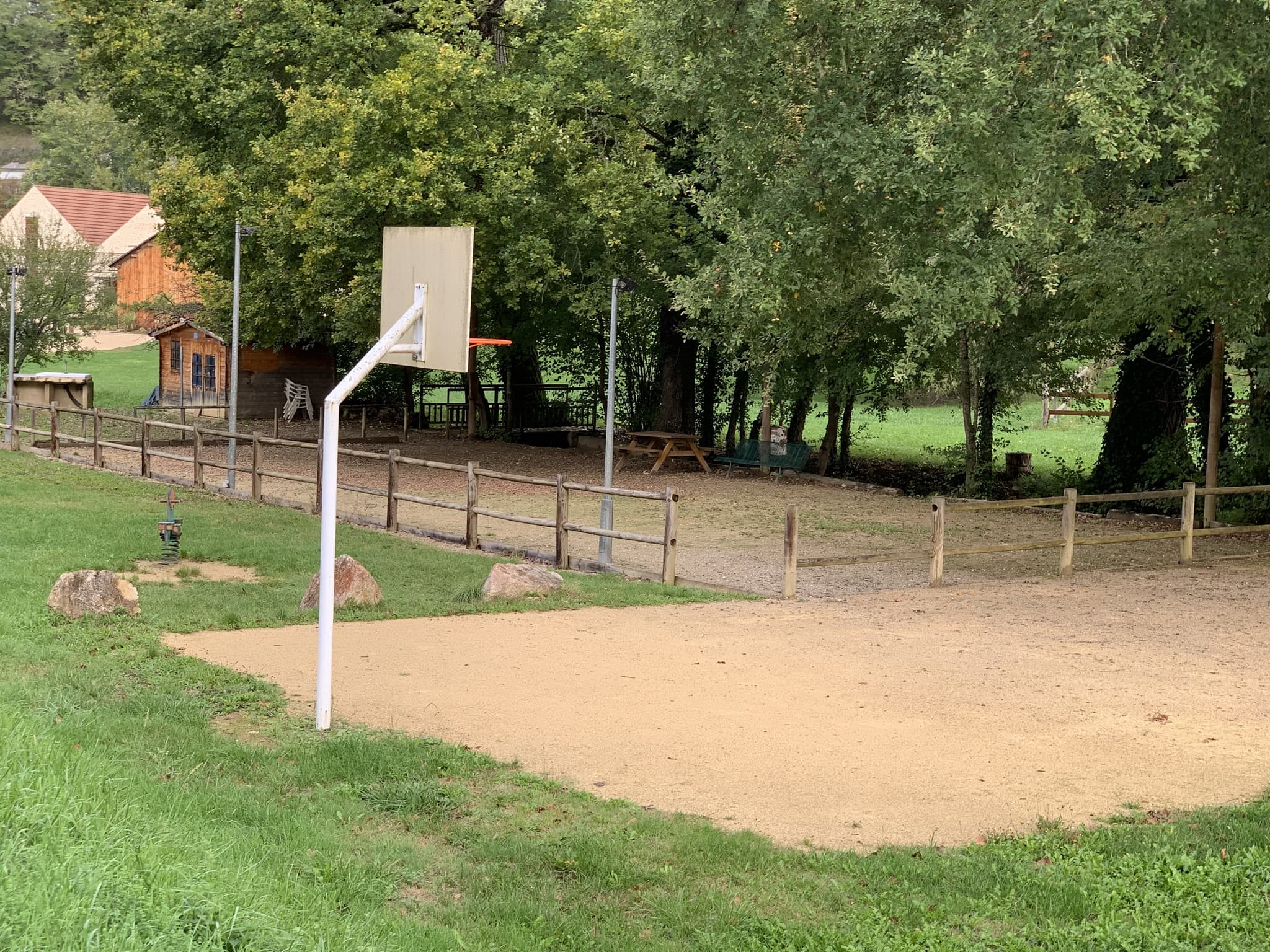 Aire Pique-Nique de Boissieres - le pré communal