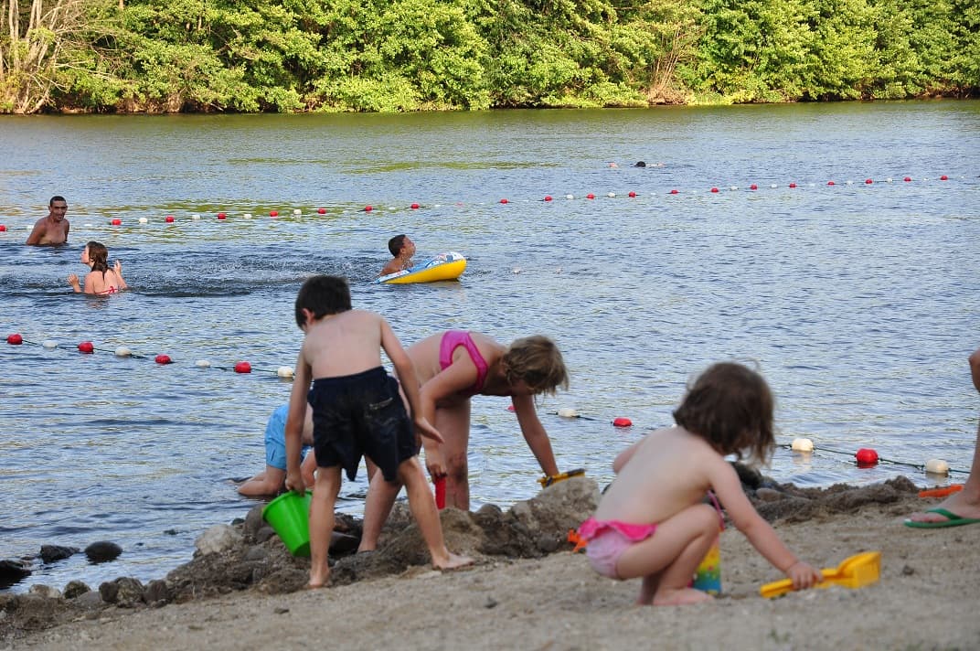 Base nautique de la Plage - Canoë et pédalo