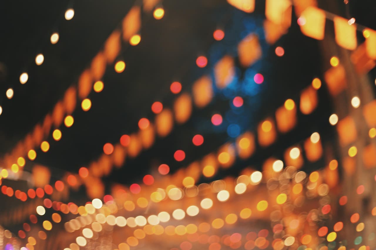 bokeh-1879081_1280