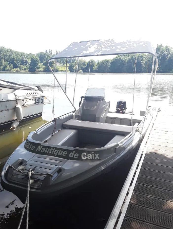 Caïx Base Nautique - Location de Bateaux à Moteur