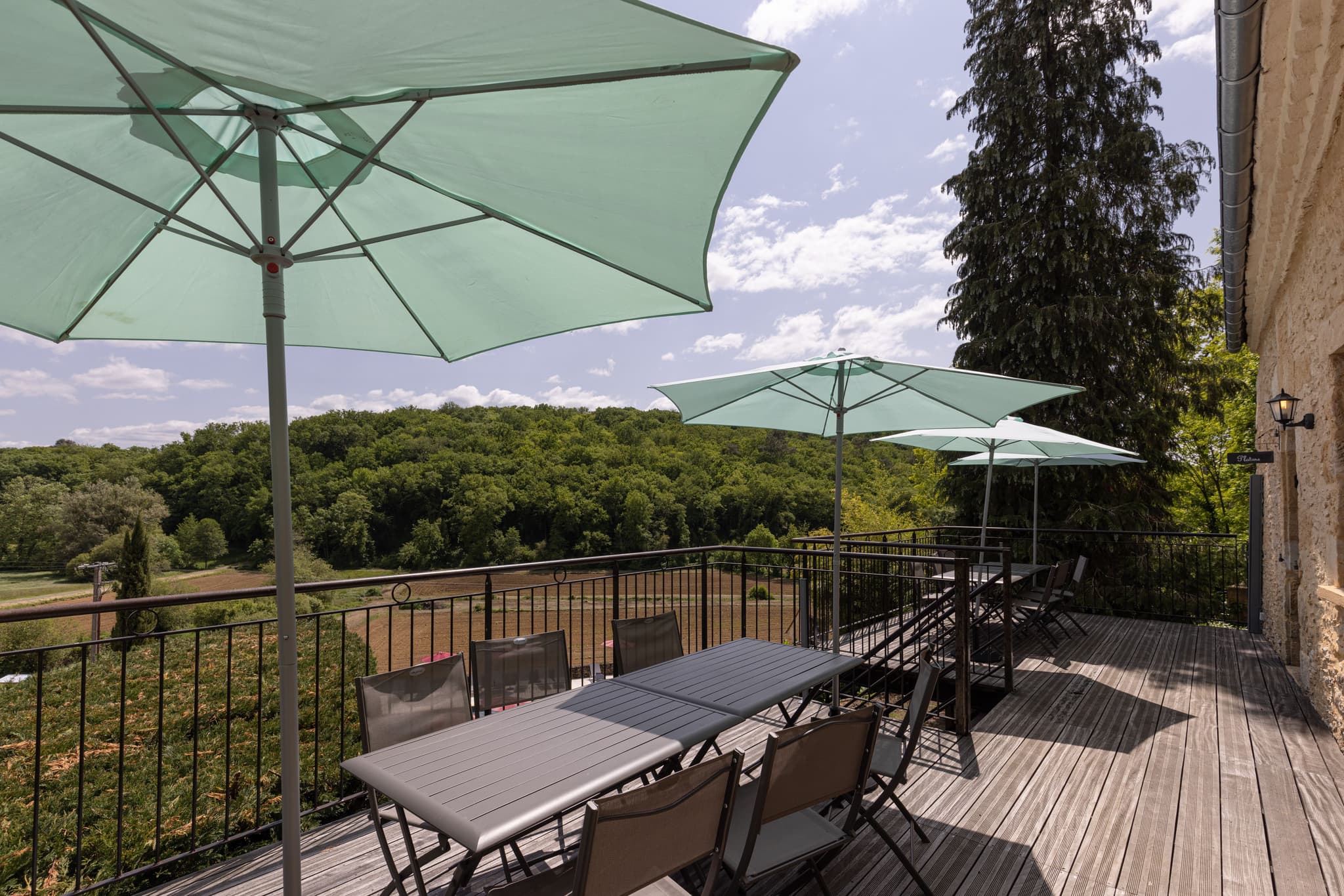 les_maurelles_platane-terrasse_perigord