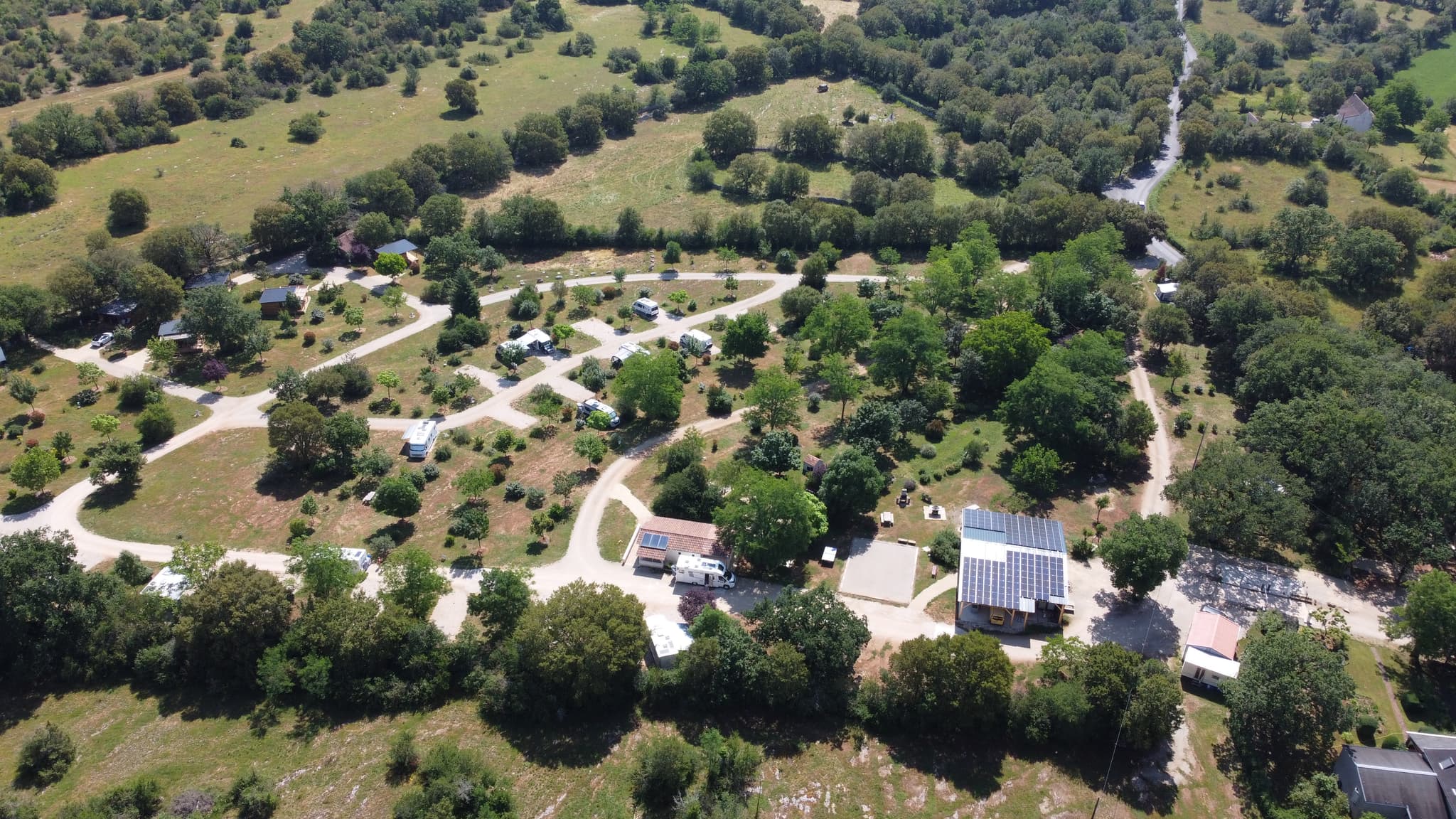 Aire de Camping-Car - Camping les Campagnes