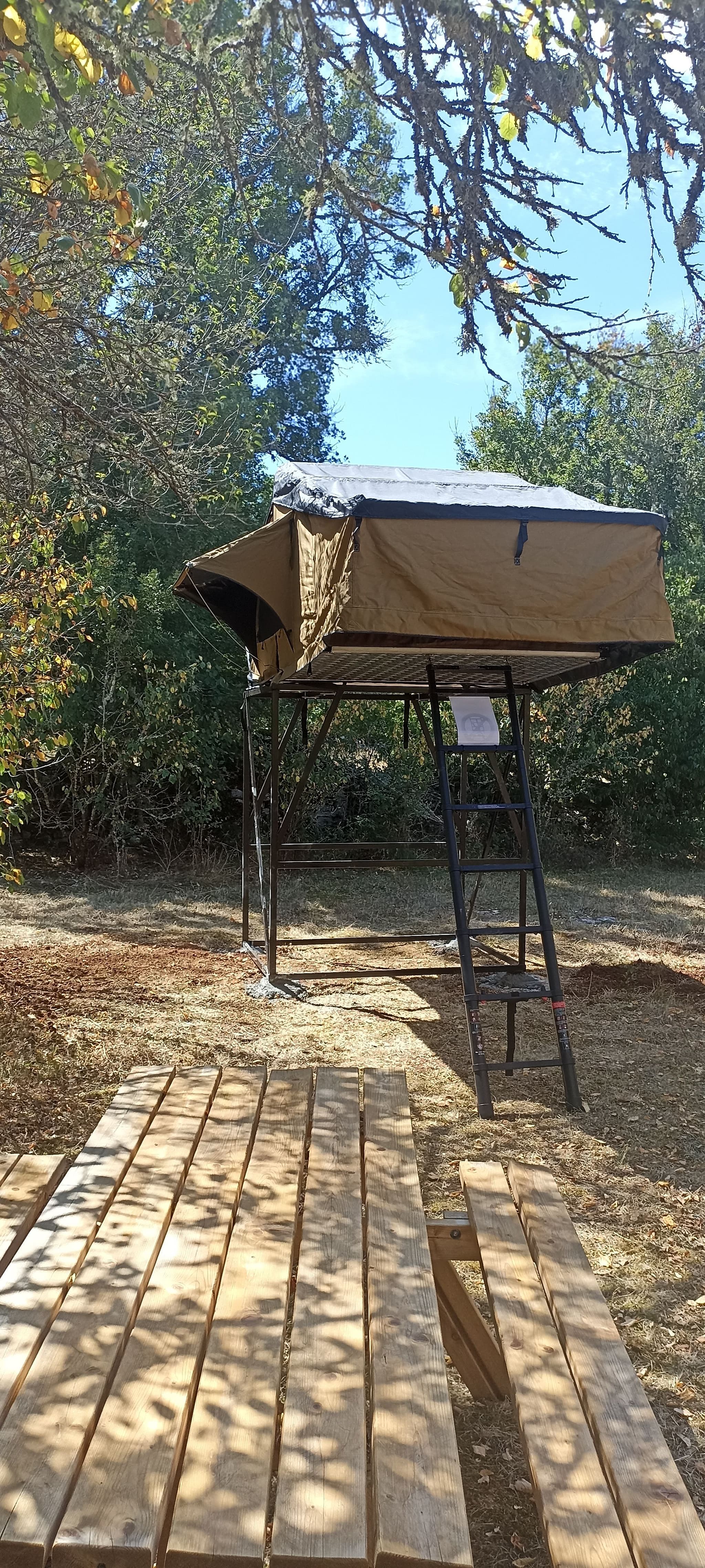 La tente perchée