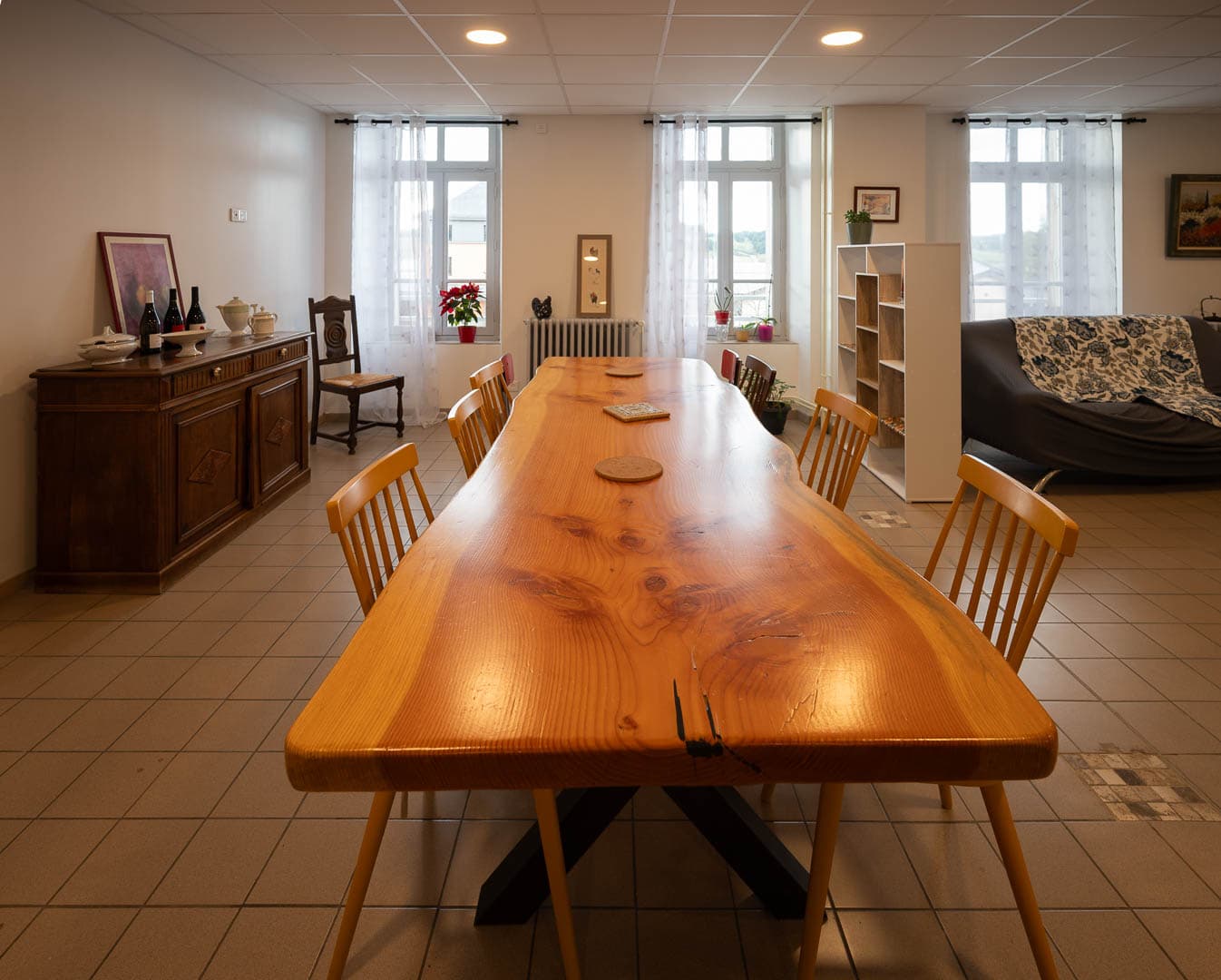 SALLE DE RESTAURANT