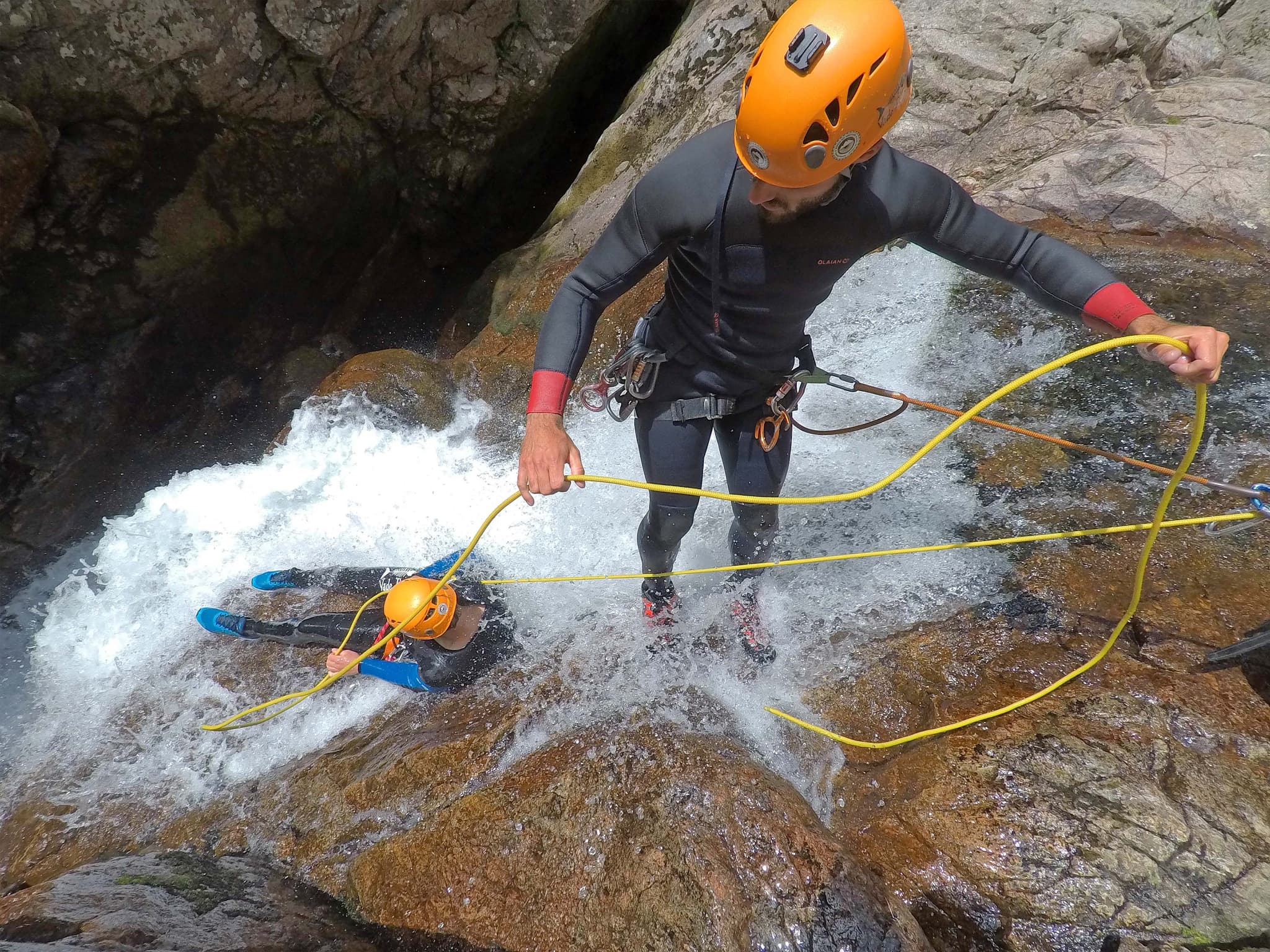 Canyoning sportif - Tapoul - rappel dans la cascade