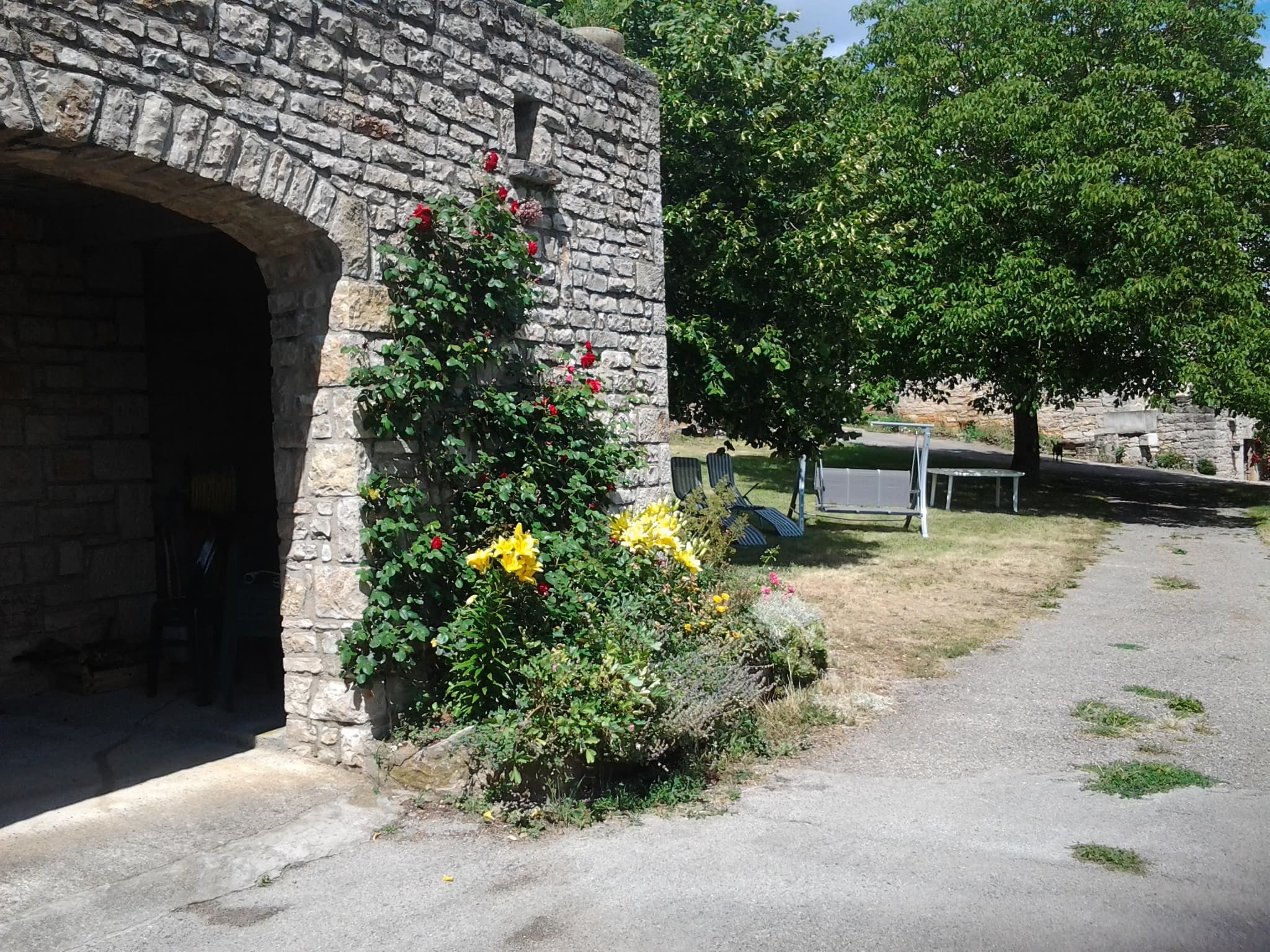 Le Pradet, Gîtes de Combelasais - Espace privé devant l'entrée du studio