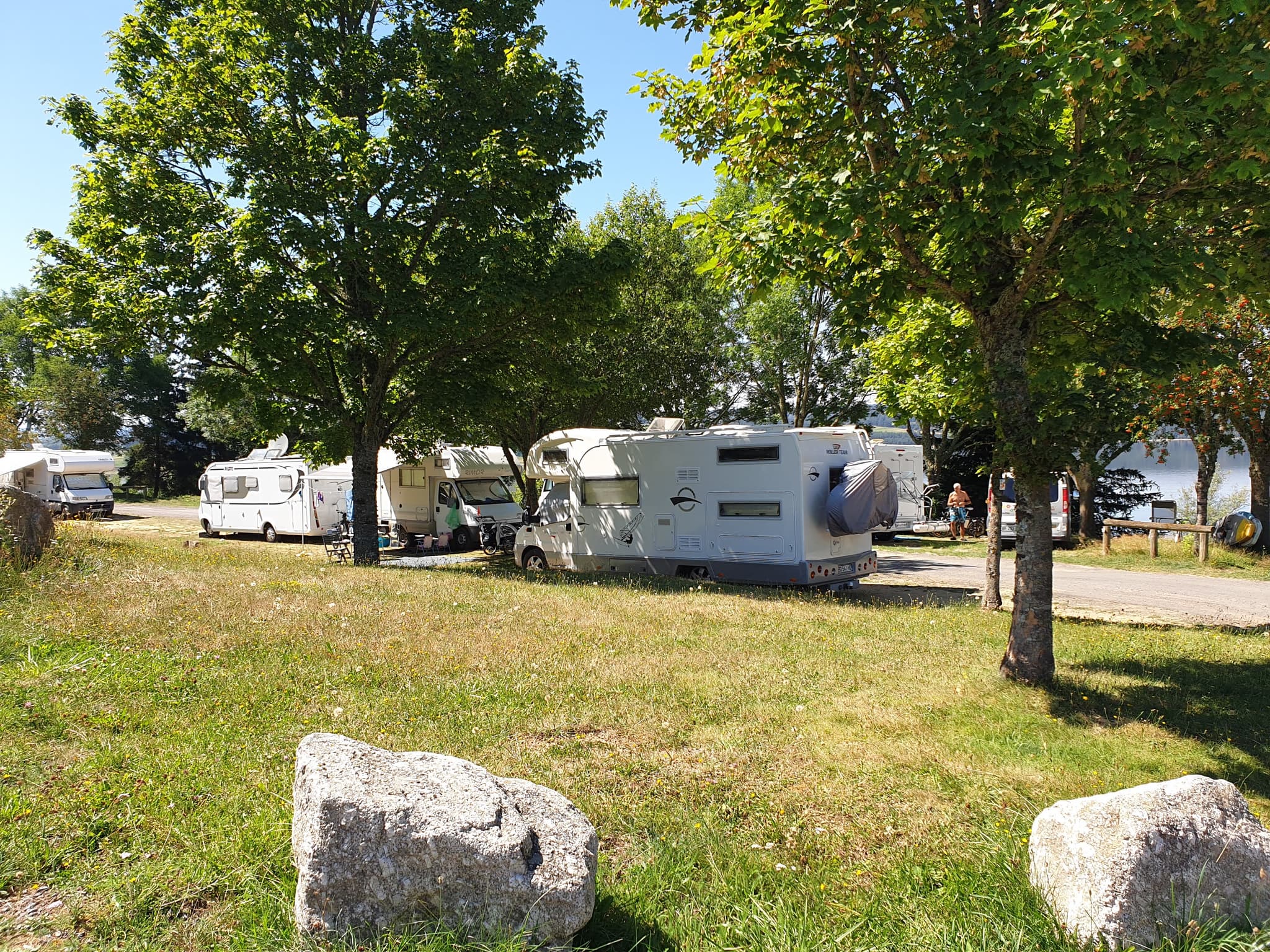 Aire CAMPING-CAR PARK de Langogne, Lac de Naussac
