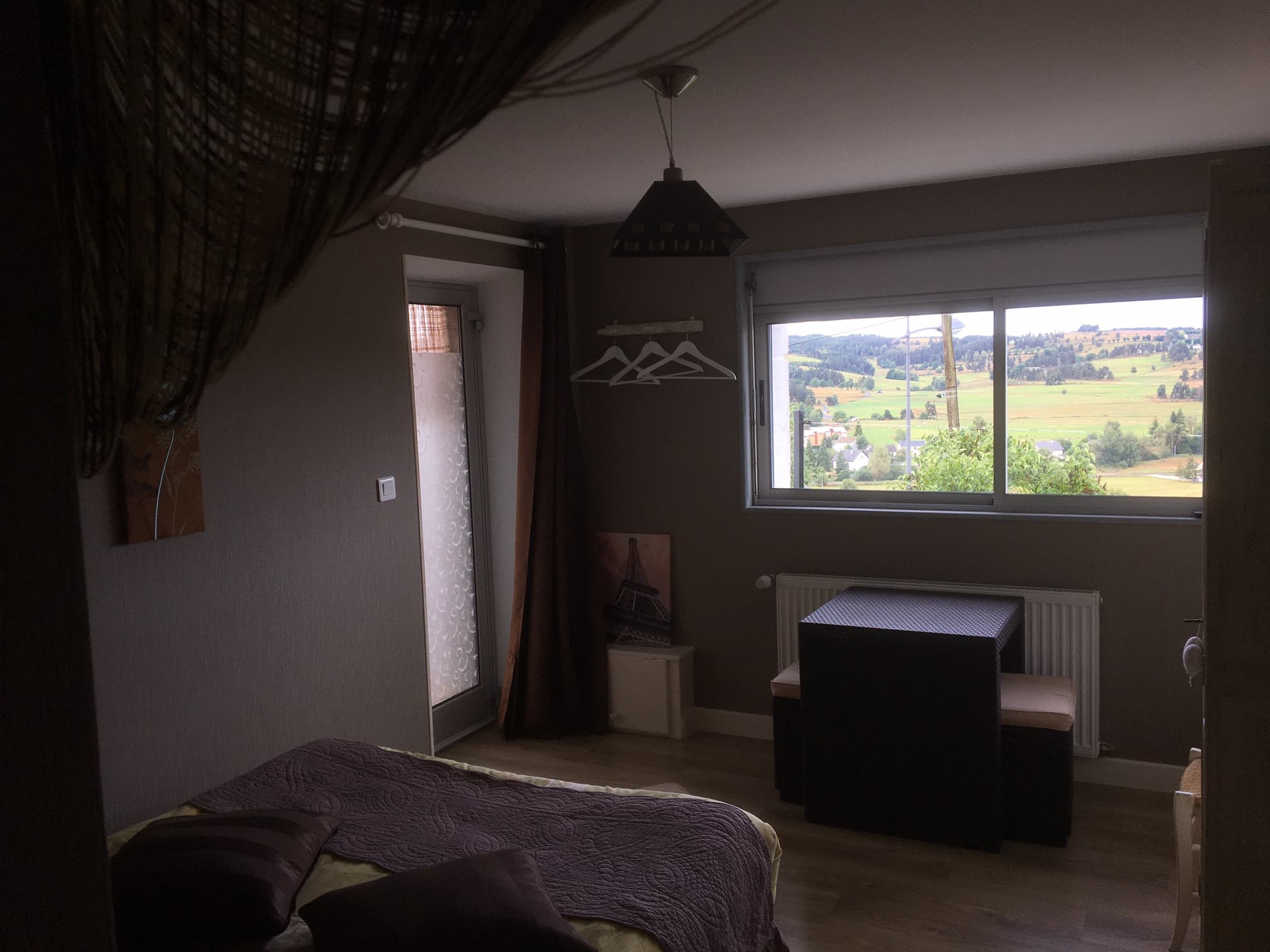 Chambre Lozère avec salle d'eau privative et entrée indépendante