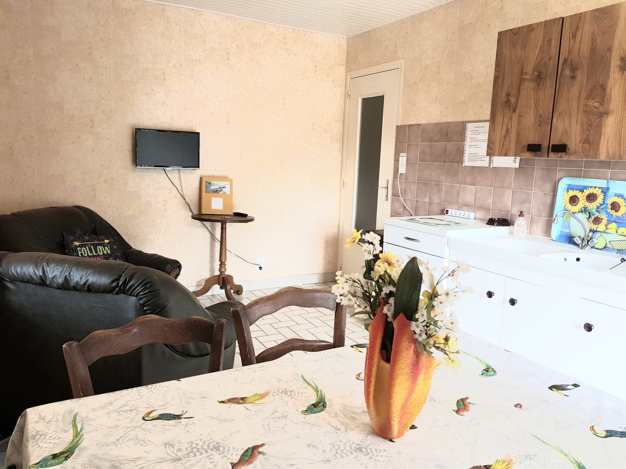 Pièce à vivre vue sur le coin salon