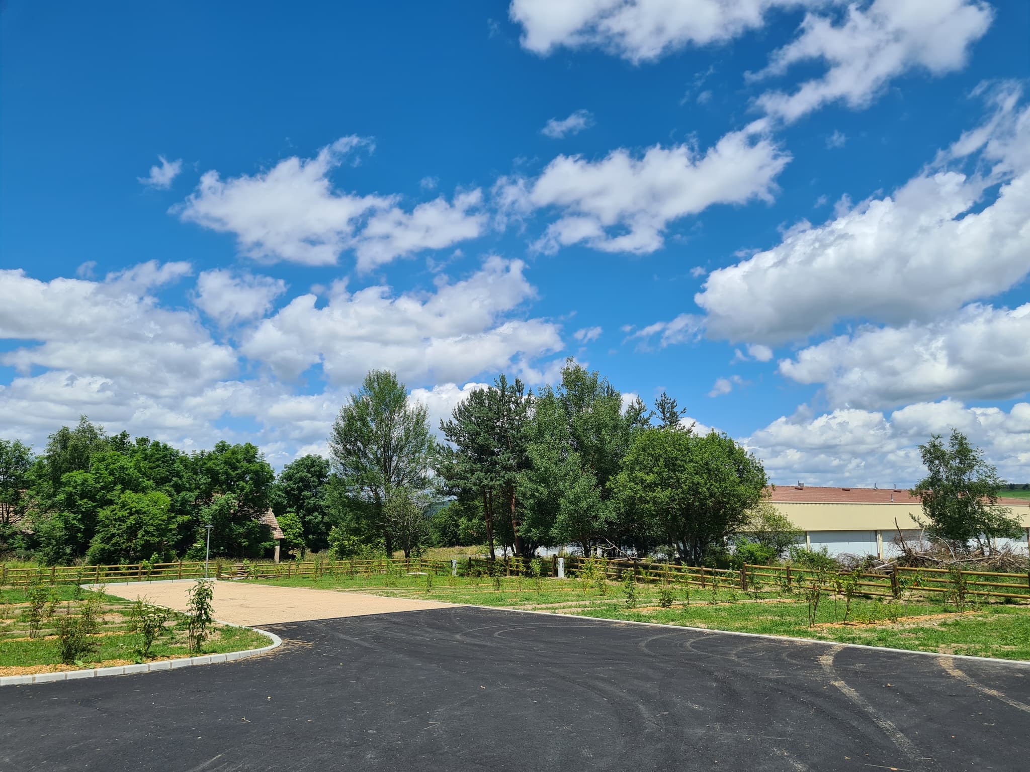 Camping-car Park-Chambon-le-Chateau-3
