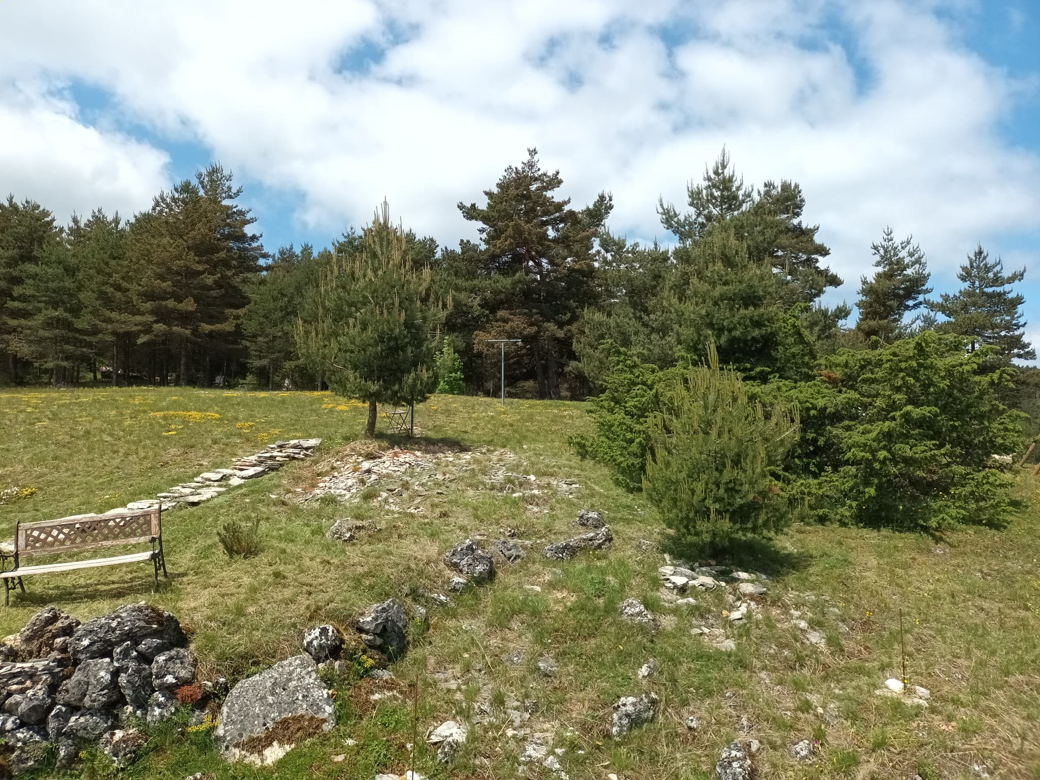 Terrain accès randonnée