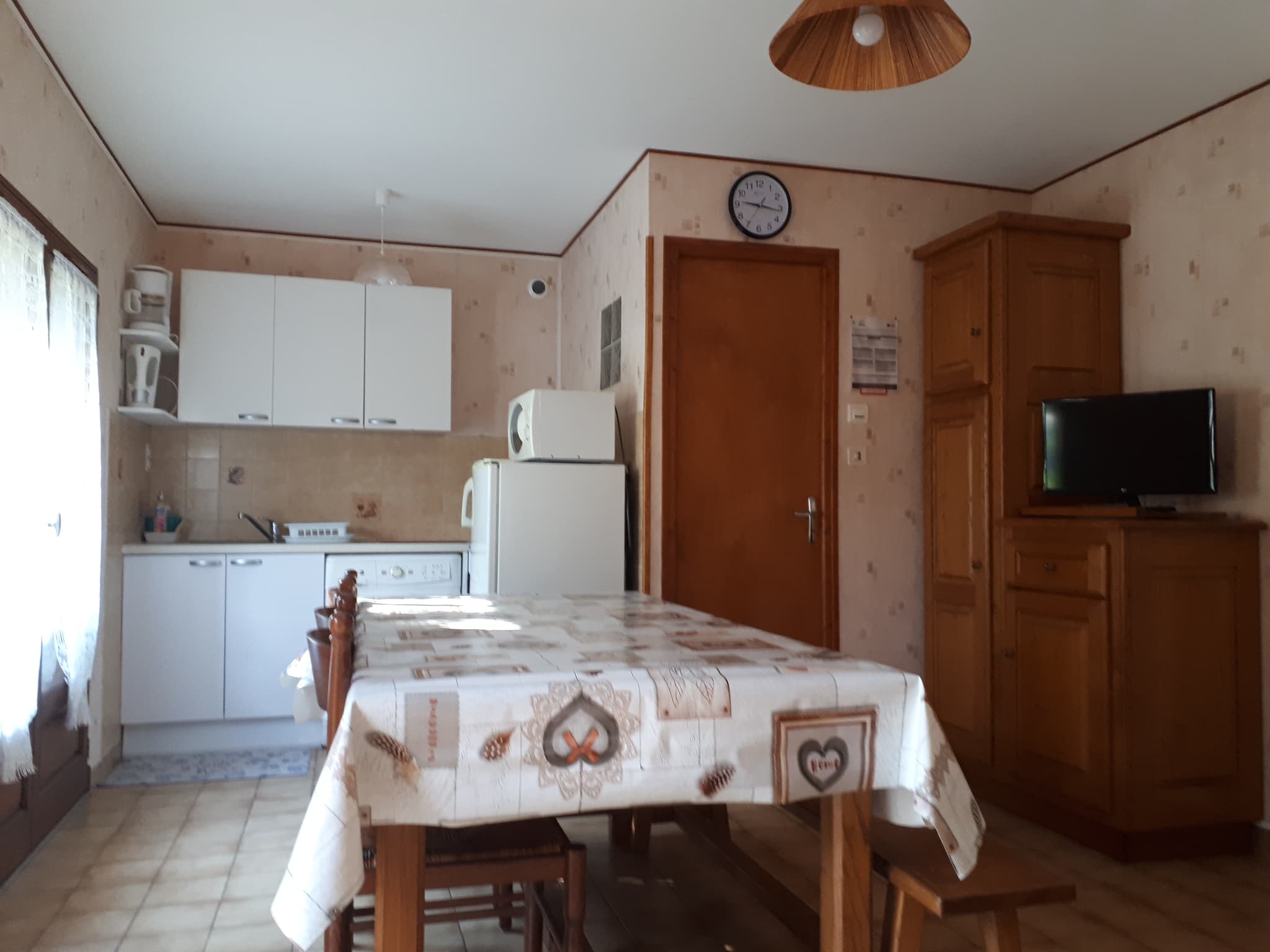 Séjour - vue sur le coin cuisine