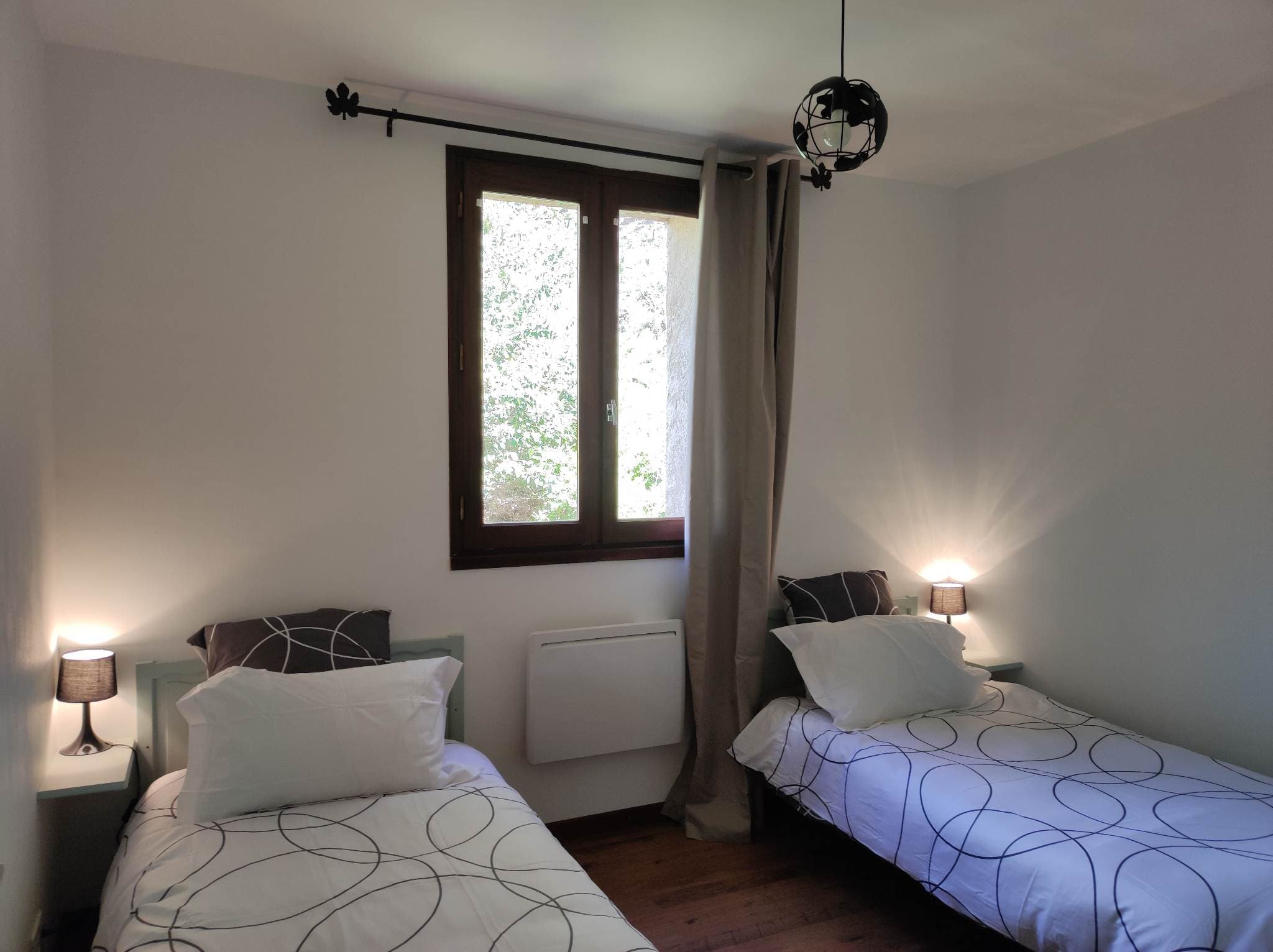 Chambre avec 2 lits 1 place