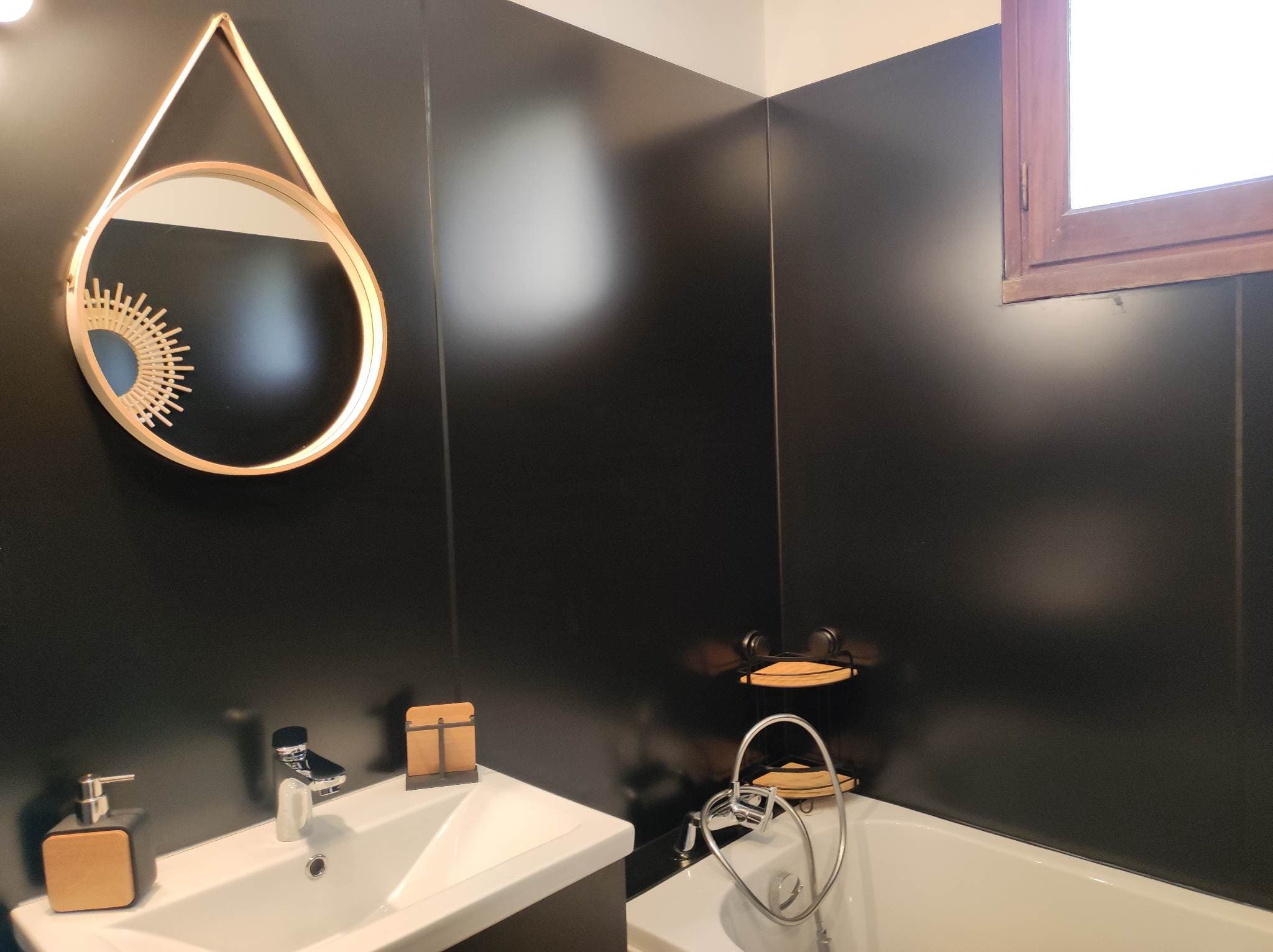 Salle de bain du gîte côté baignoire