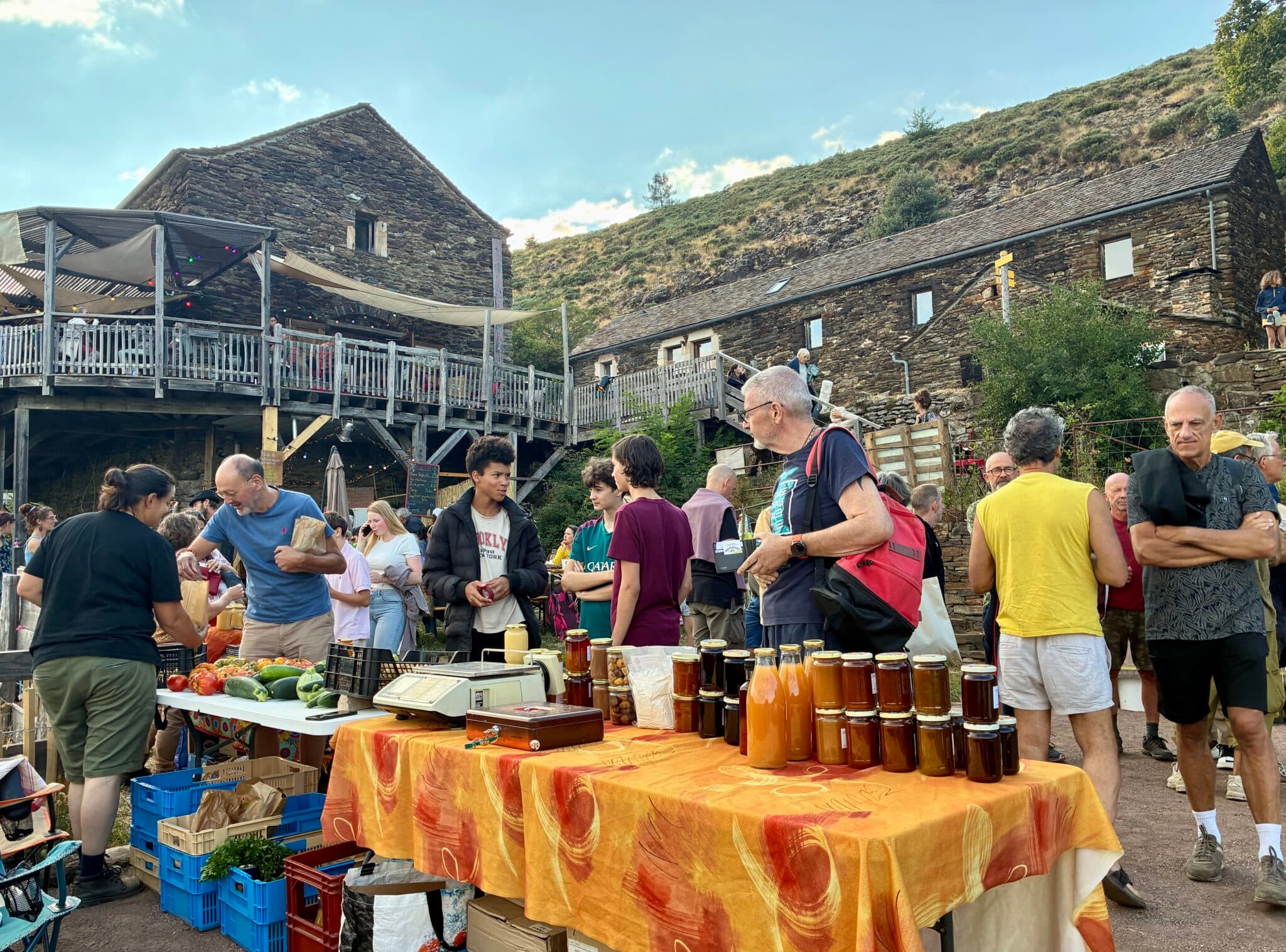 9b-marche_estival_espinas-2048x1516