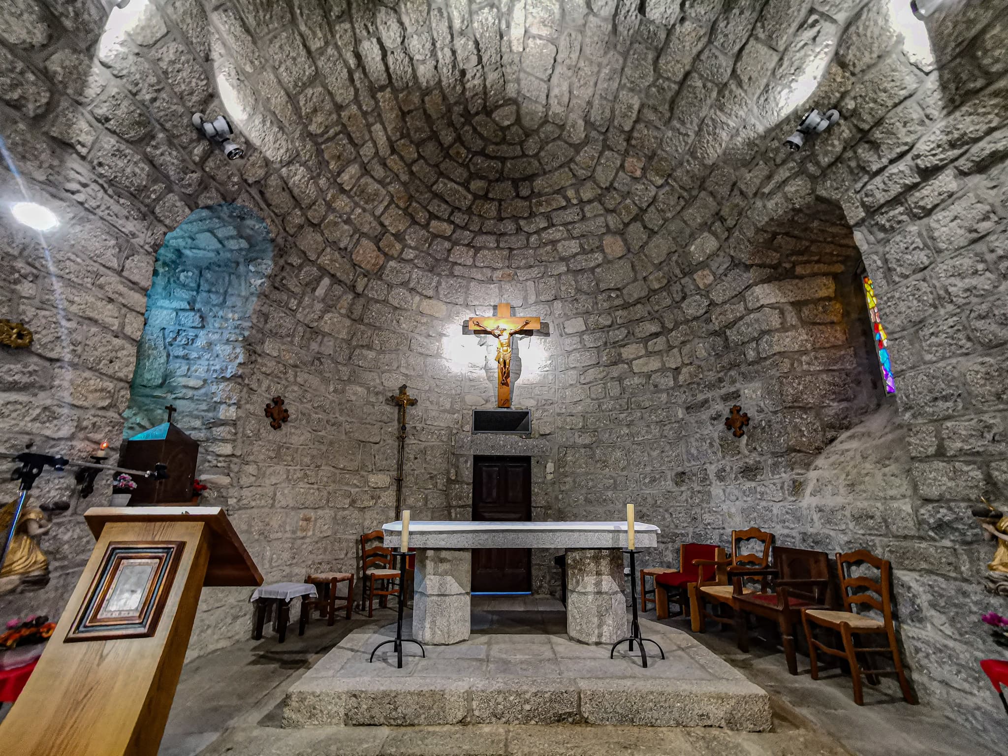 Chœur - Église Prinsuéjols