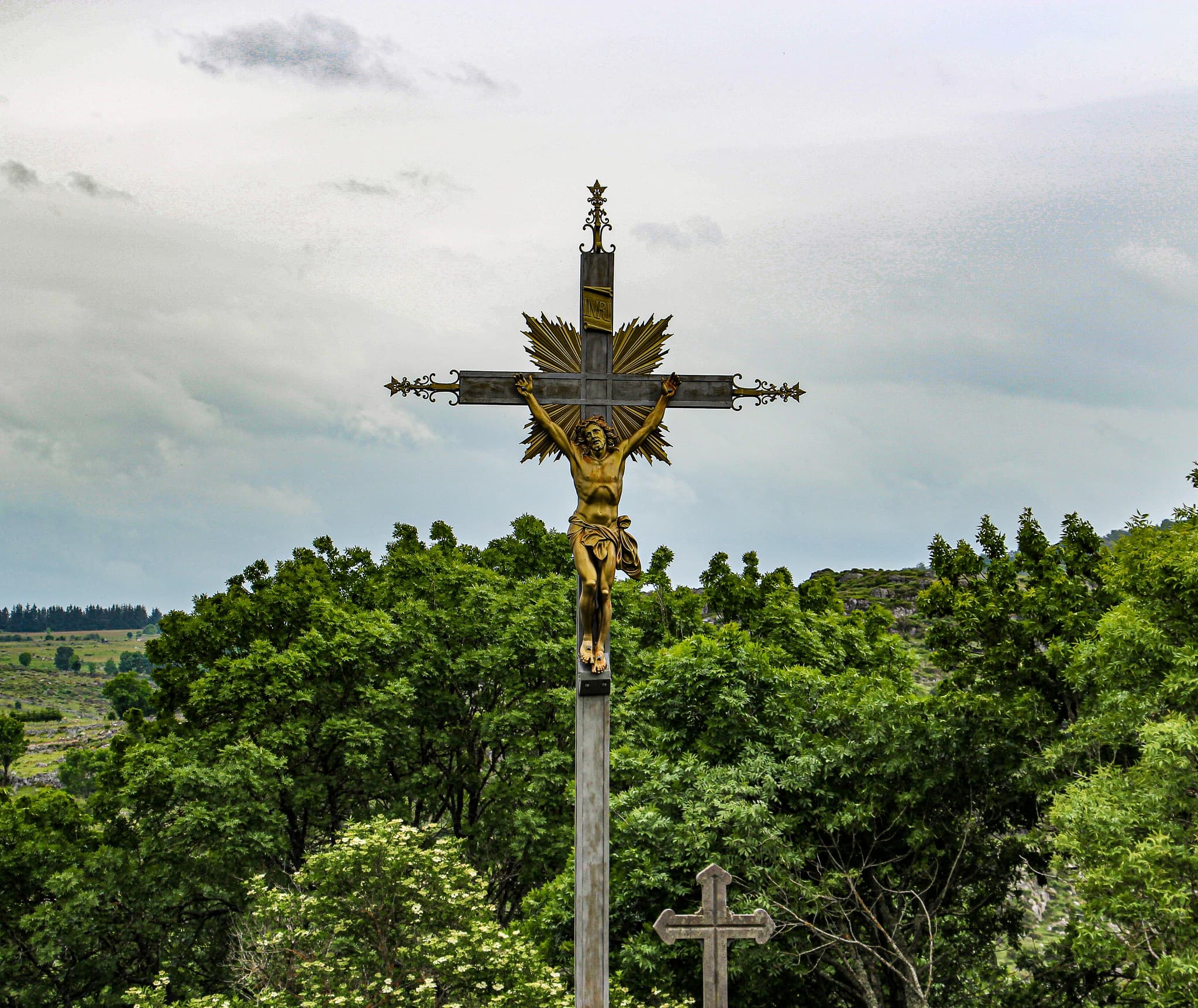 Croix Église Recoules d'Aubrac