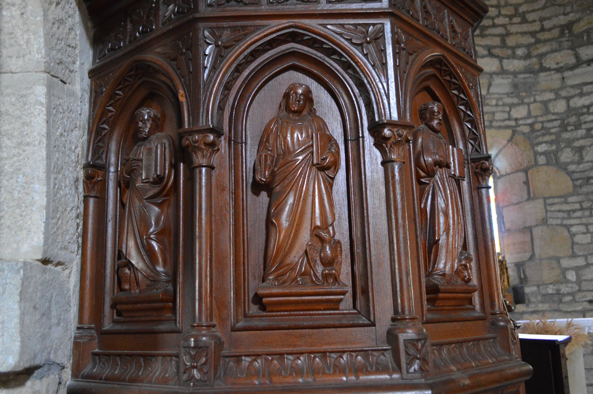 Eglise de Montjézieu - chaire